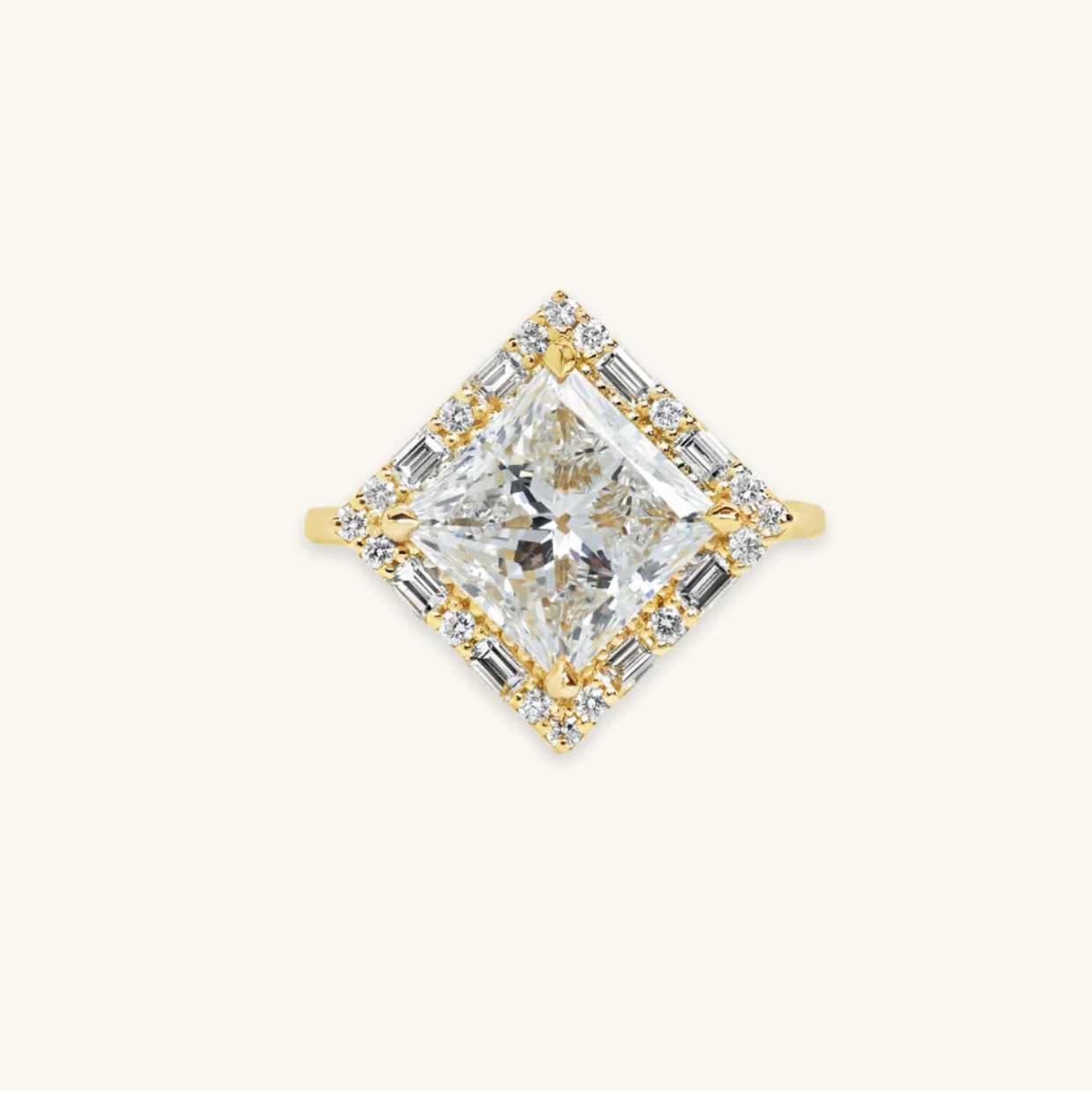 What Is the Average Carat Size for an Engagement Ring?