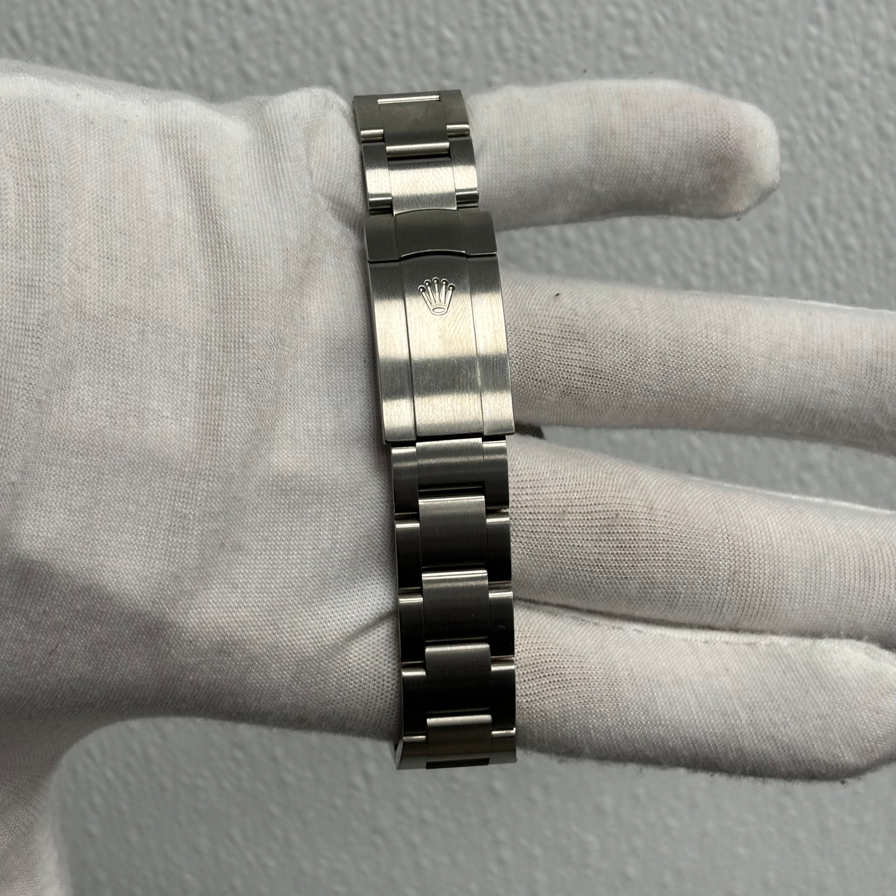 Rolex Oyster Perpetual 41mm Black Dial Ref# 124300 - Happy Jewelers Fine Jewelry Lifetime Warranty