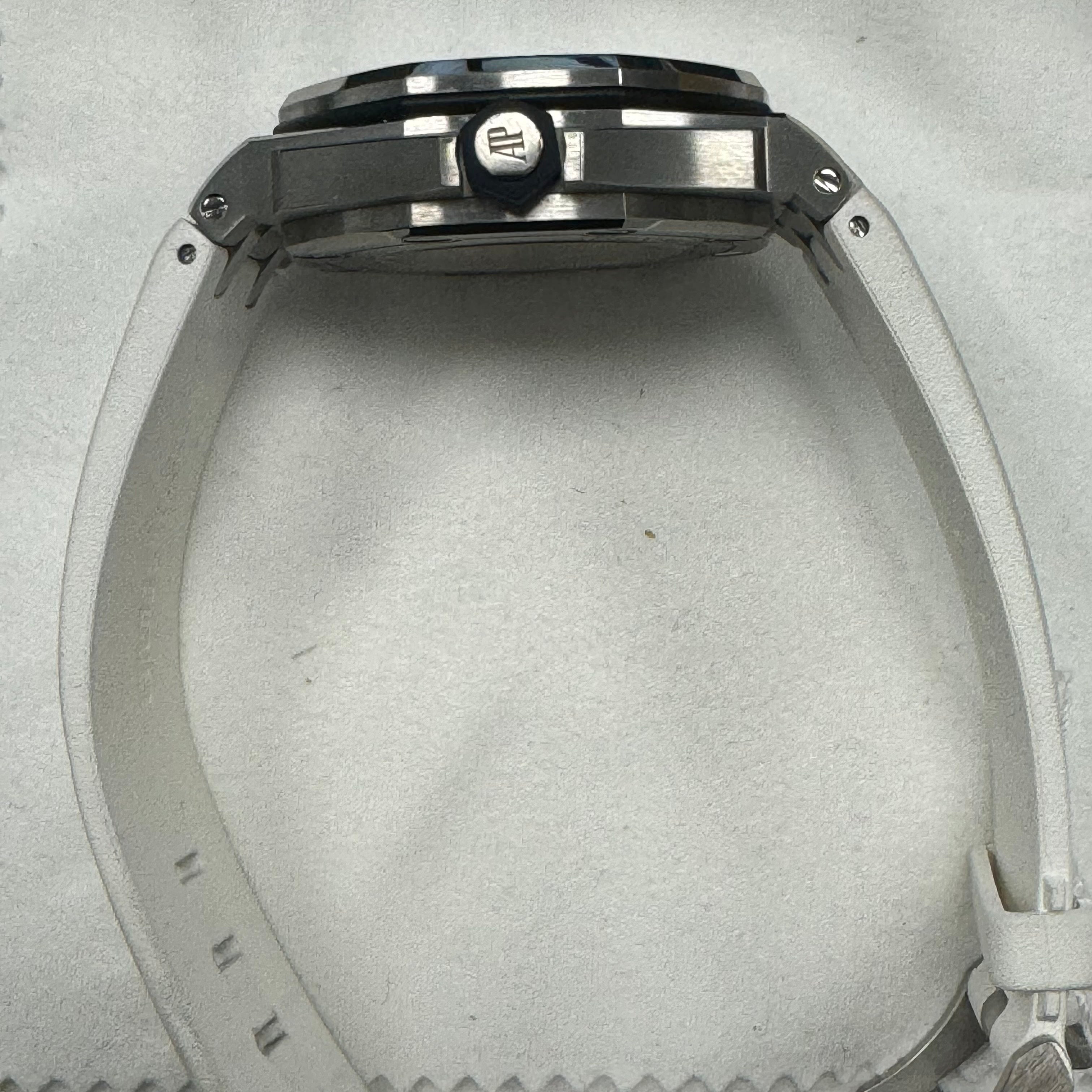 AP Offshore Diver 42mm White Dial Ref# 15710ST.00.A010CA.01 - Happy Jewelers Fine Jewelry Lifetime Warranty