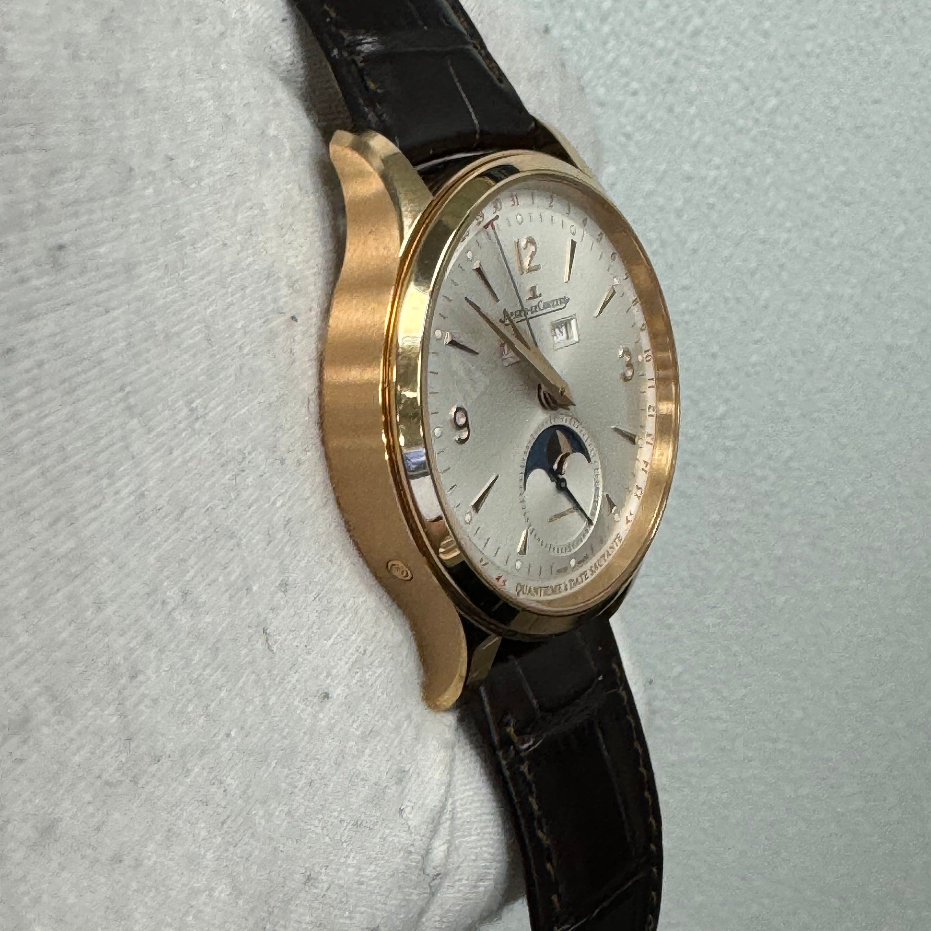 Jaeger LeCoultre Calendar 40mm Silver Dial Ref# Q4142520 - Happy Jewelers Fine Jewelry Lifetime Warranty