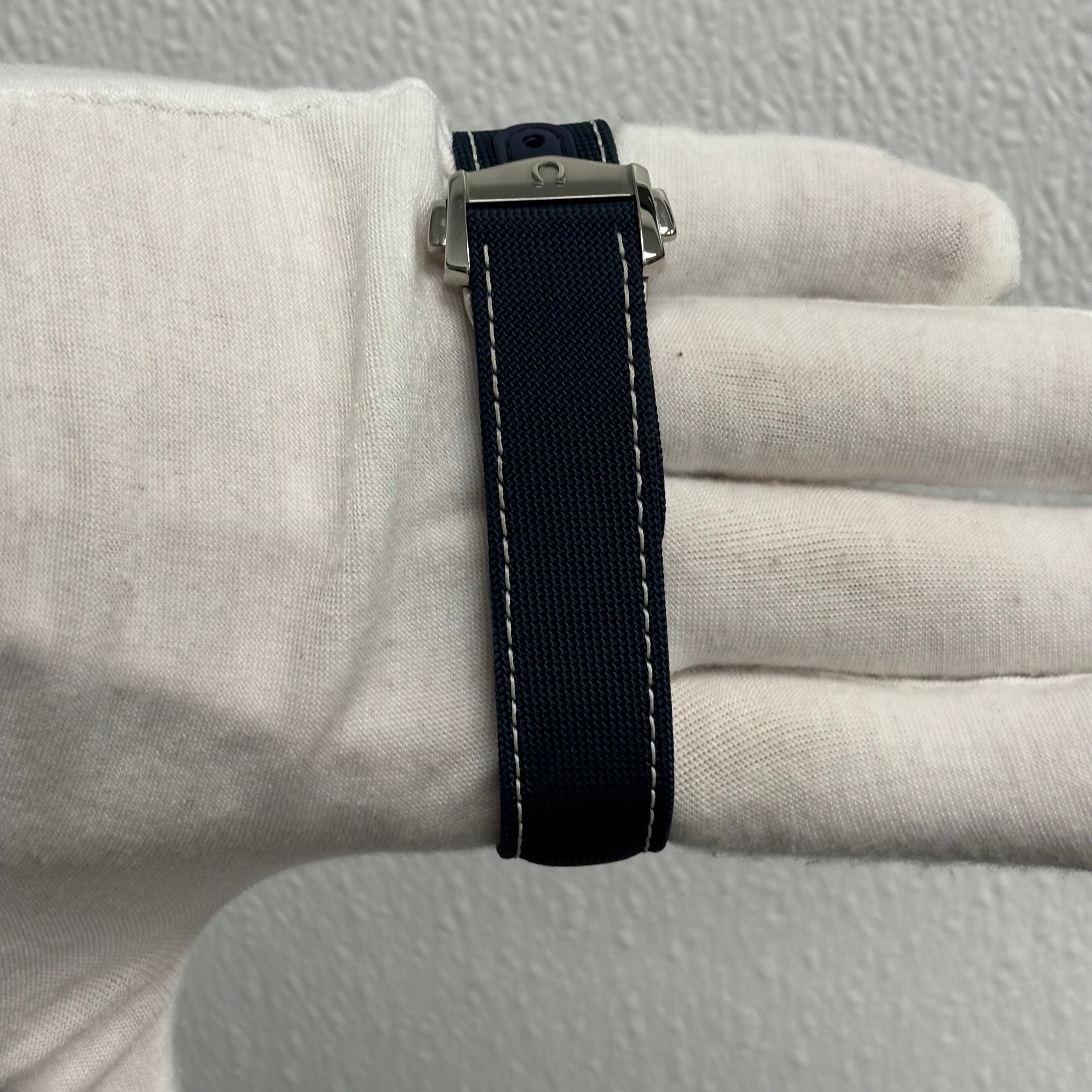 Omega Speedmaster 42MM White Dial Ref# 310.32.42.50.02.001 - Happy Jewelers Fine Jewelry Lifetime Warranty