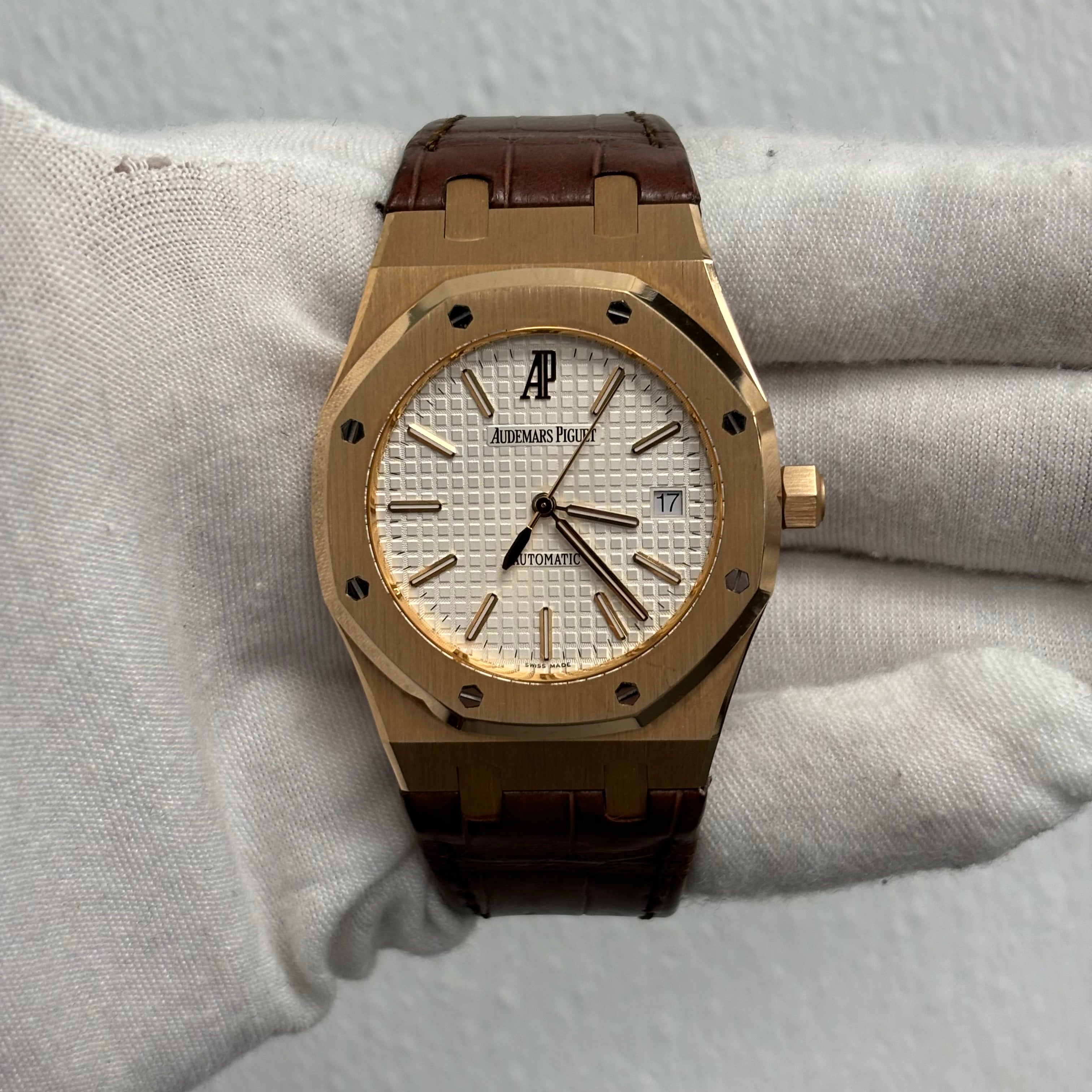 Audemars Piguet Royal Oak 39mm White Dial Ref# 15300OR.OO.D088CR.02 - Happy Jewelers Fine Jewelry Lifetime Warranty