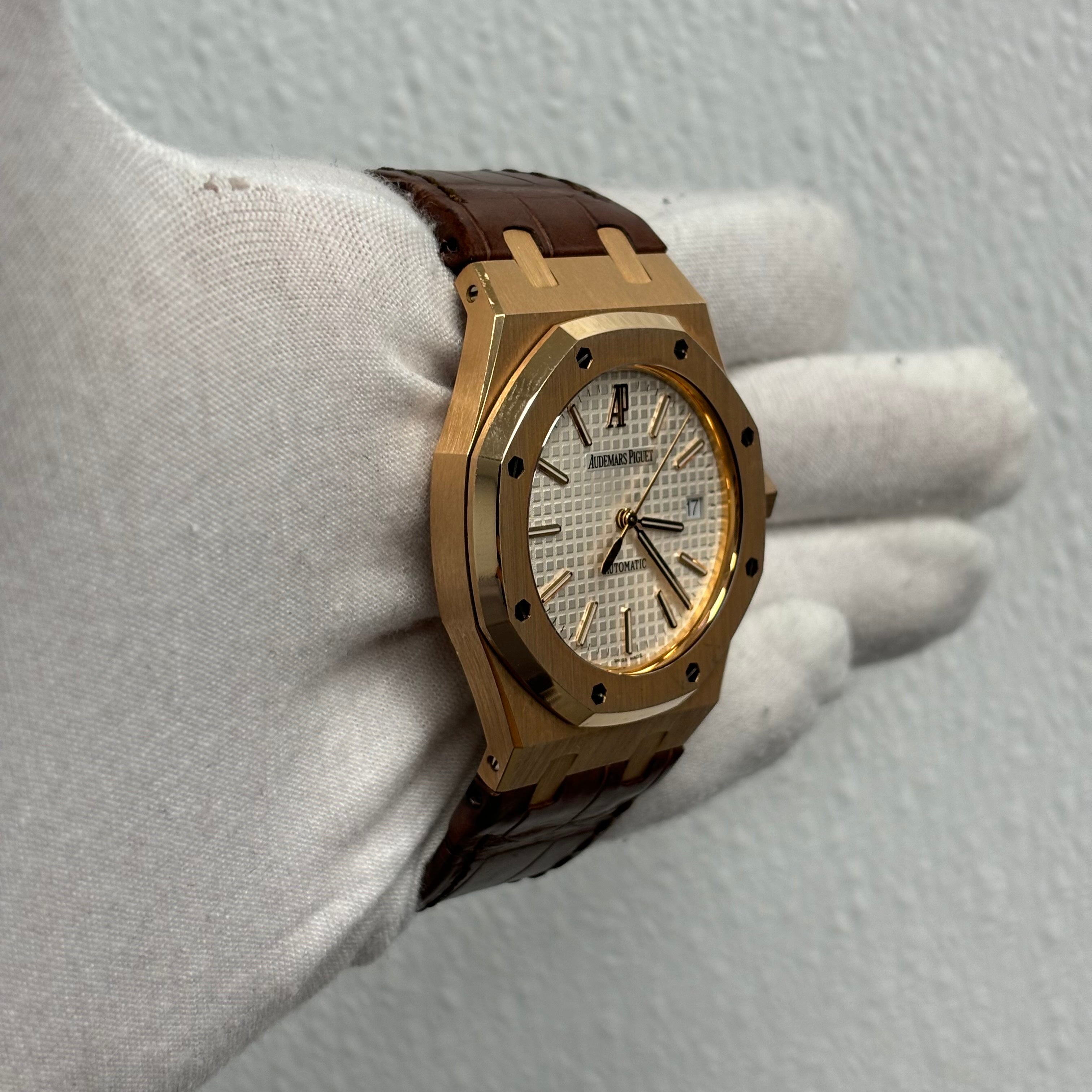 Audemars Piguet Royal Oak 39mm White Dial Ref# 15300OR.OO.D088CR.02 - Happy Jewelers Fine Jewelry Lifetime Warranty