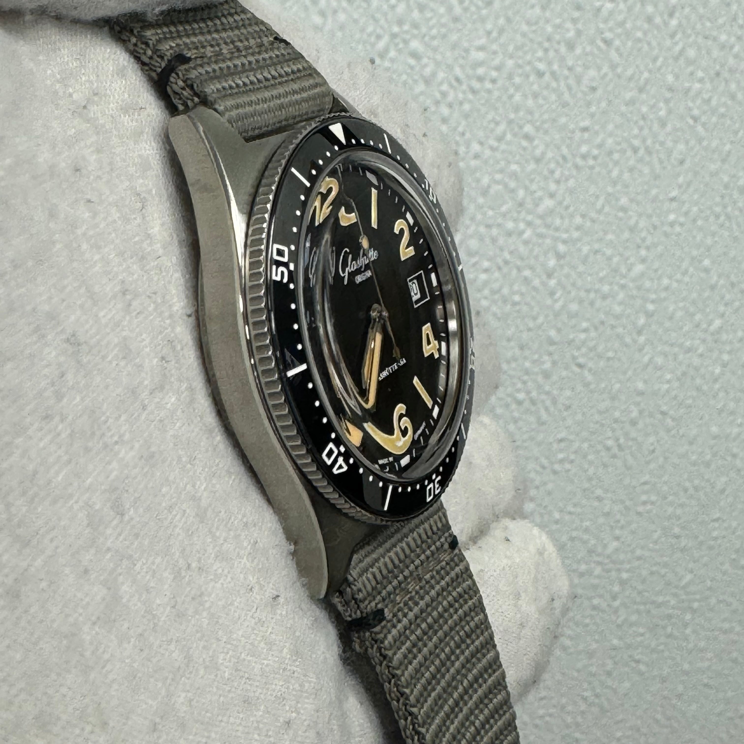 Glashutte Sea Q 39mm Black Dial Ref# 1-39-11-06-80-34 - Happy Jewelers Fine Jewelry Lifetime Warranty