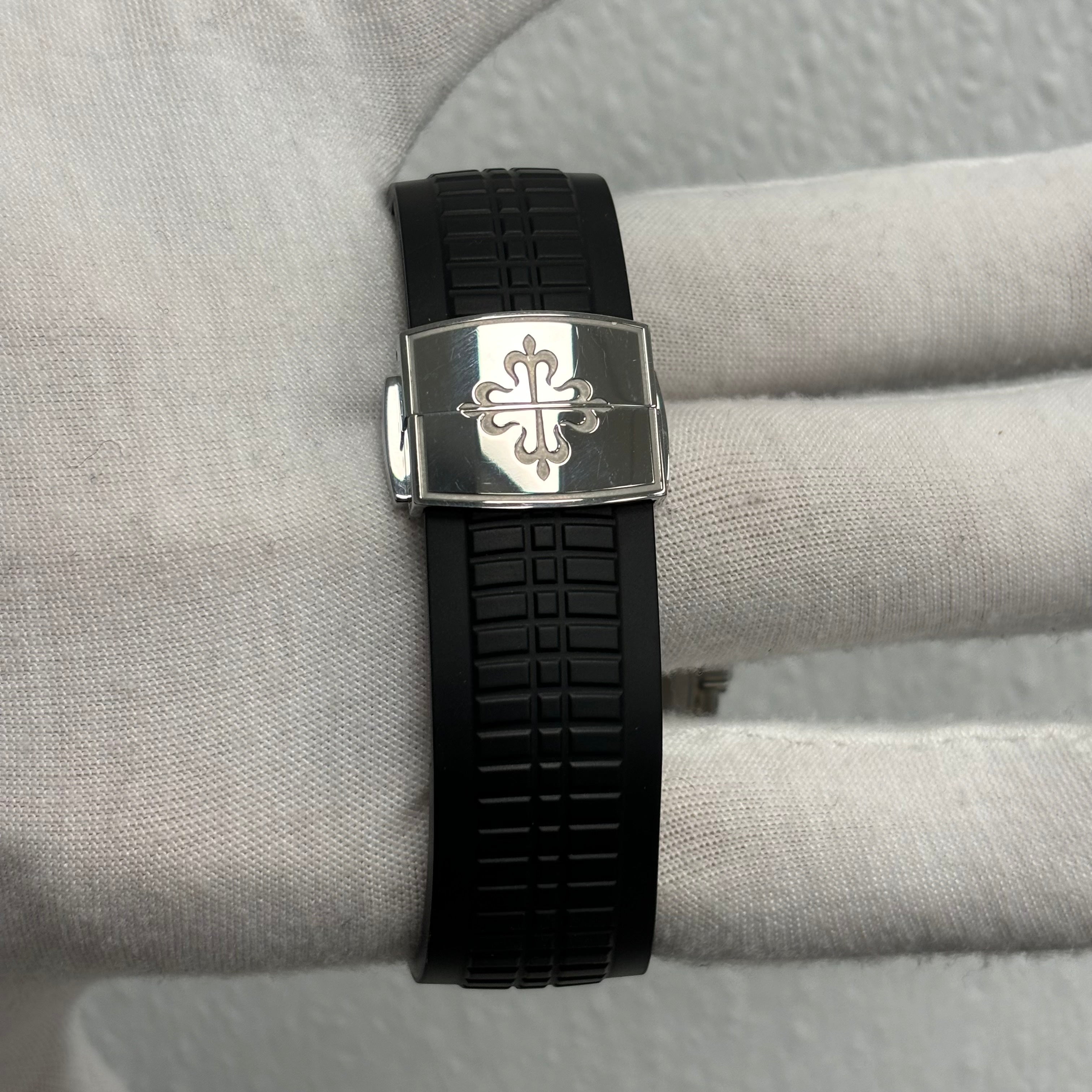 Patek Philippe Aquanuat 40mm Grey Dial Ref# 5167A-001 - Happy Jewelers Fine Jewelry Lifetime Warranty