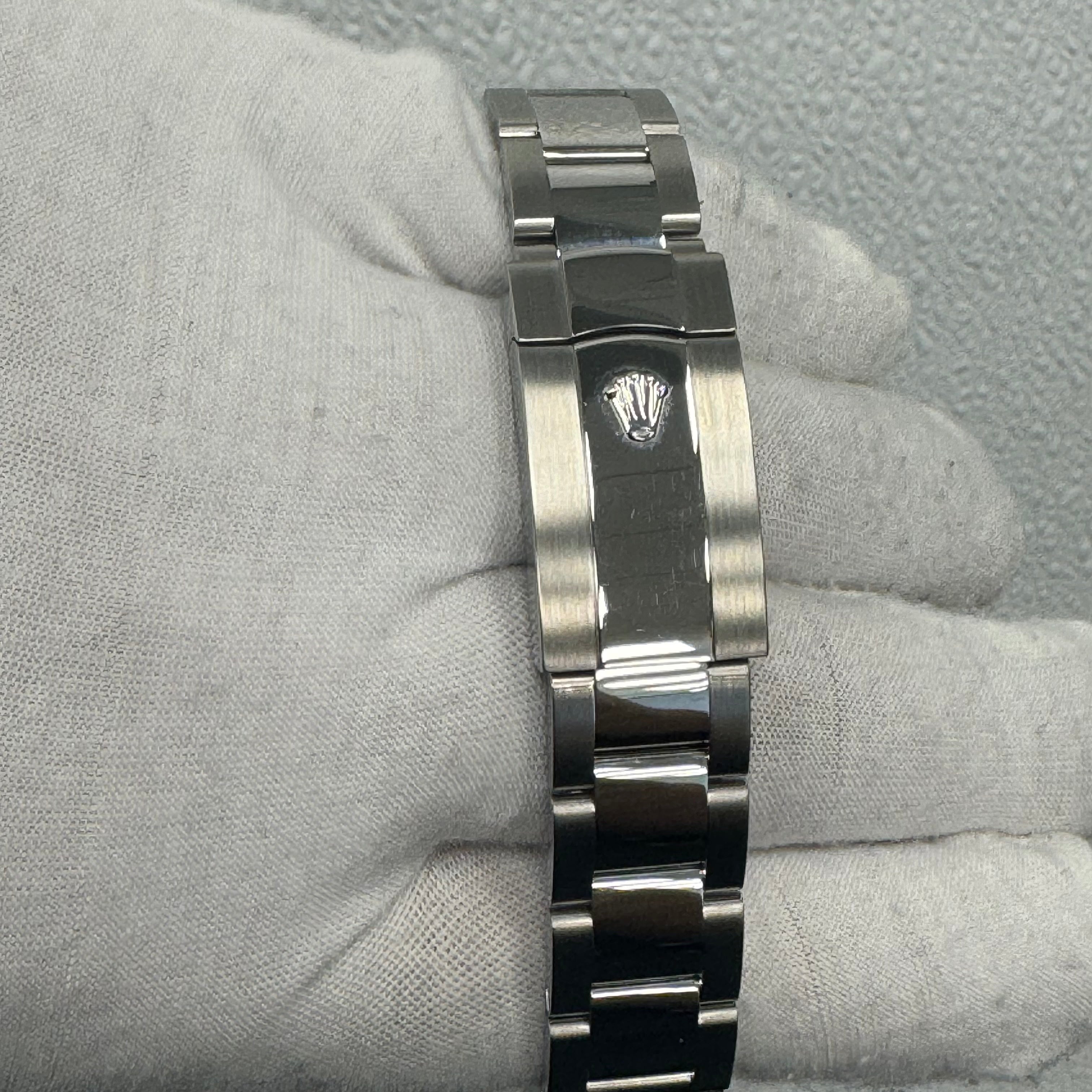 Rolex Datejust 36mm White Dial Ref# 116200 - Happy Jewelers Fine Jewelry Lifetime Warranty