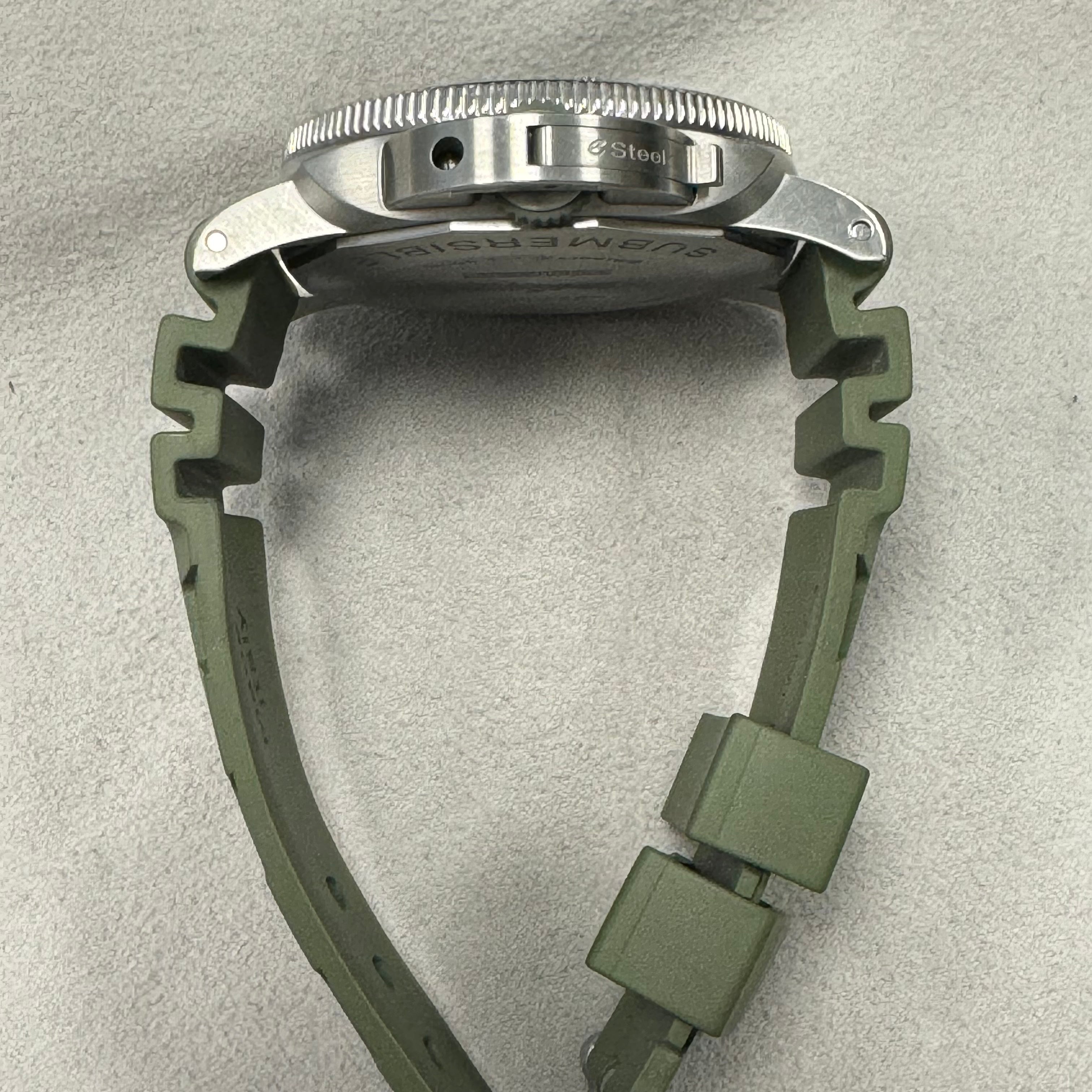 Panerai Submersible 44mm Green Dial Watch Ref# PAM01287 - Happy Jewelers Fine Jewelry Lifetime Warranty