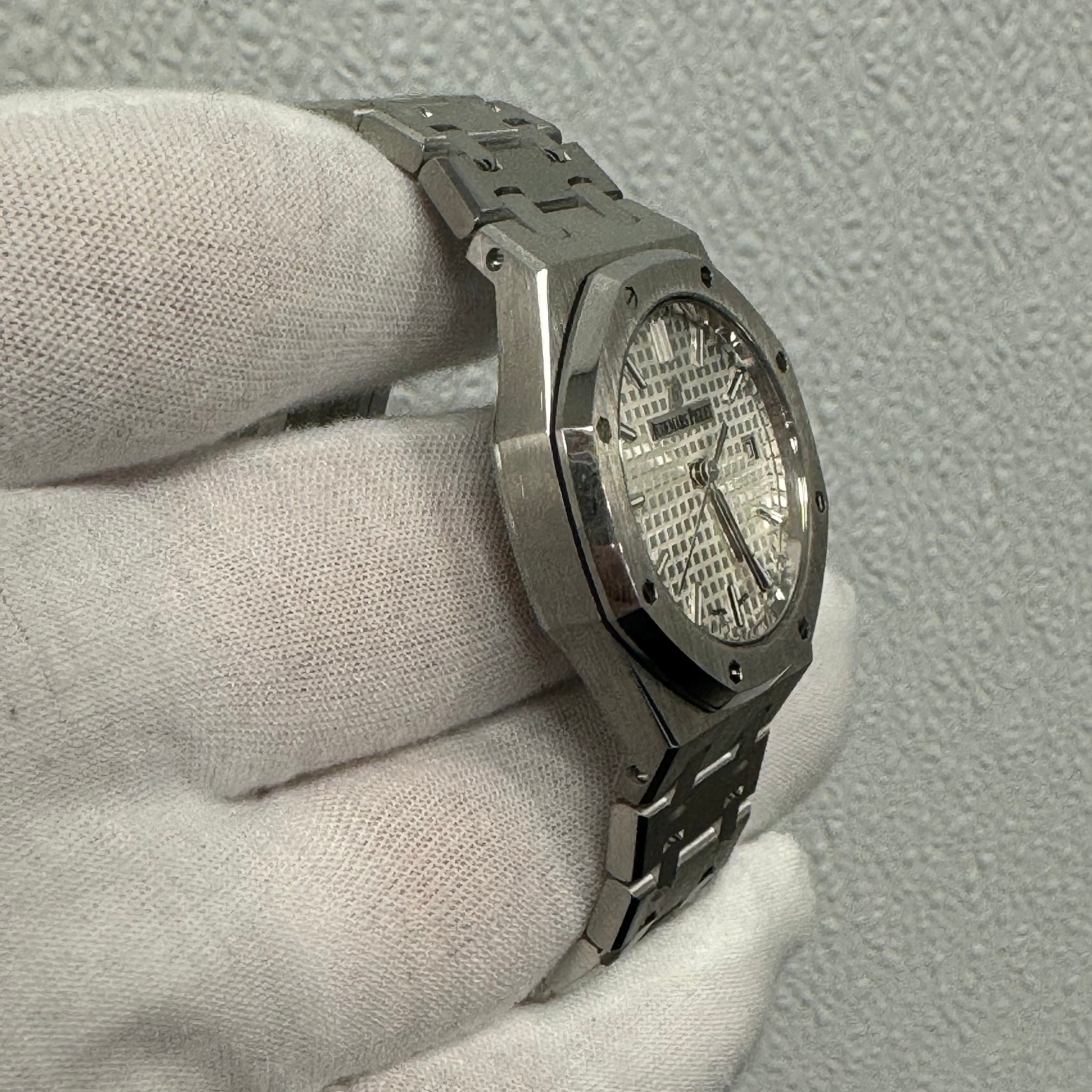 Audemars Piguet Royal Oak 34mm Silver Dial Watch Ref# 77350ST.OO.1261ST.01 - Happy Jewelers Fine Jewelry Lifetime Warranty