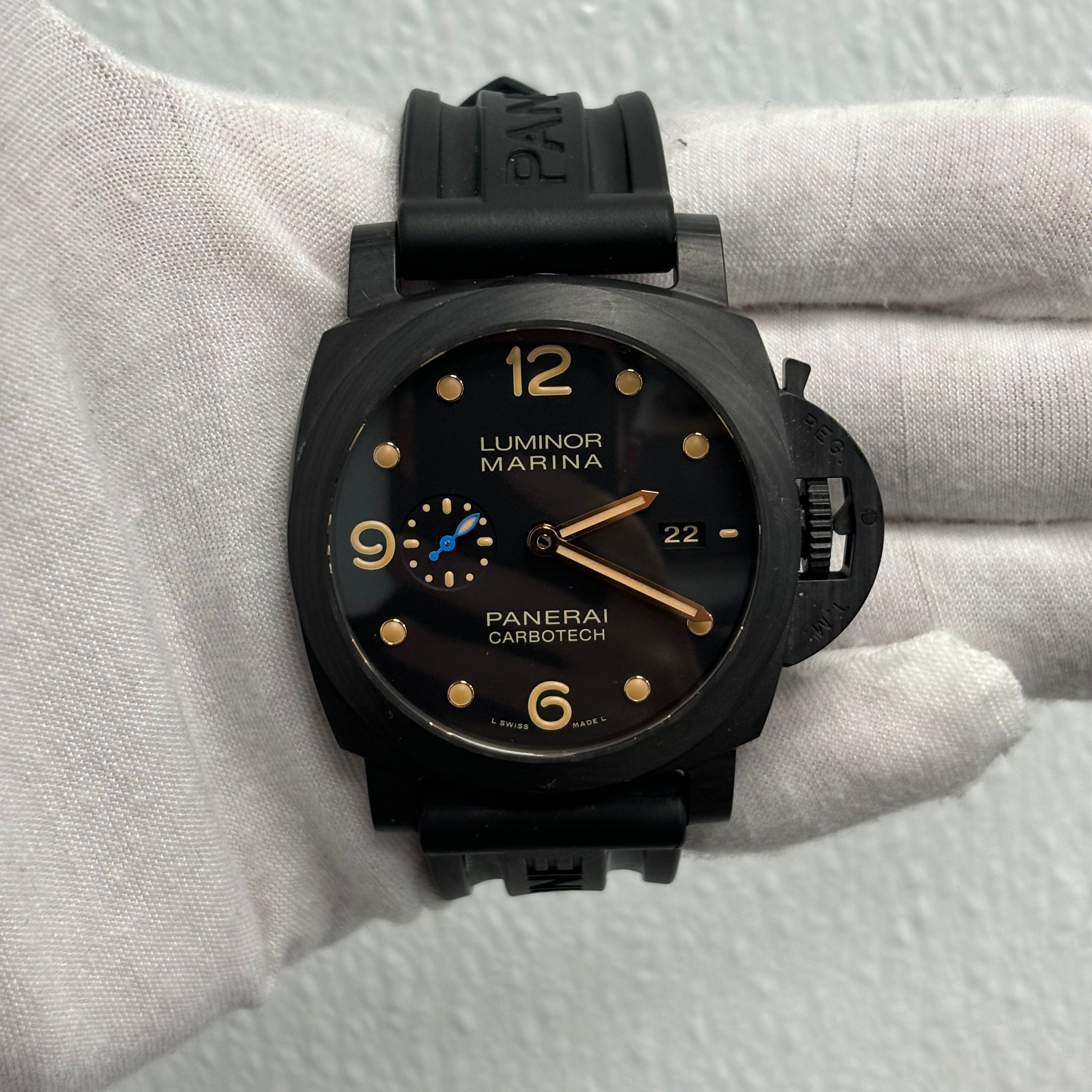 Panerai Luminor 44mm Black Dial Watch Ref# PAM00661 - Happy Jewelers Fine Jewelry Lifetime Warranty