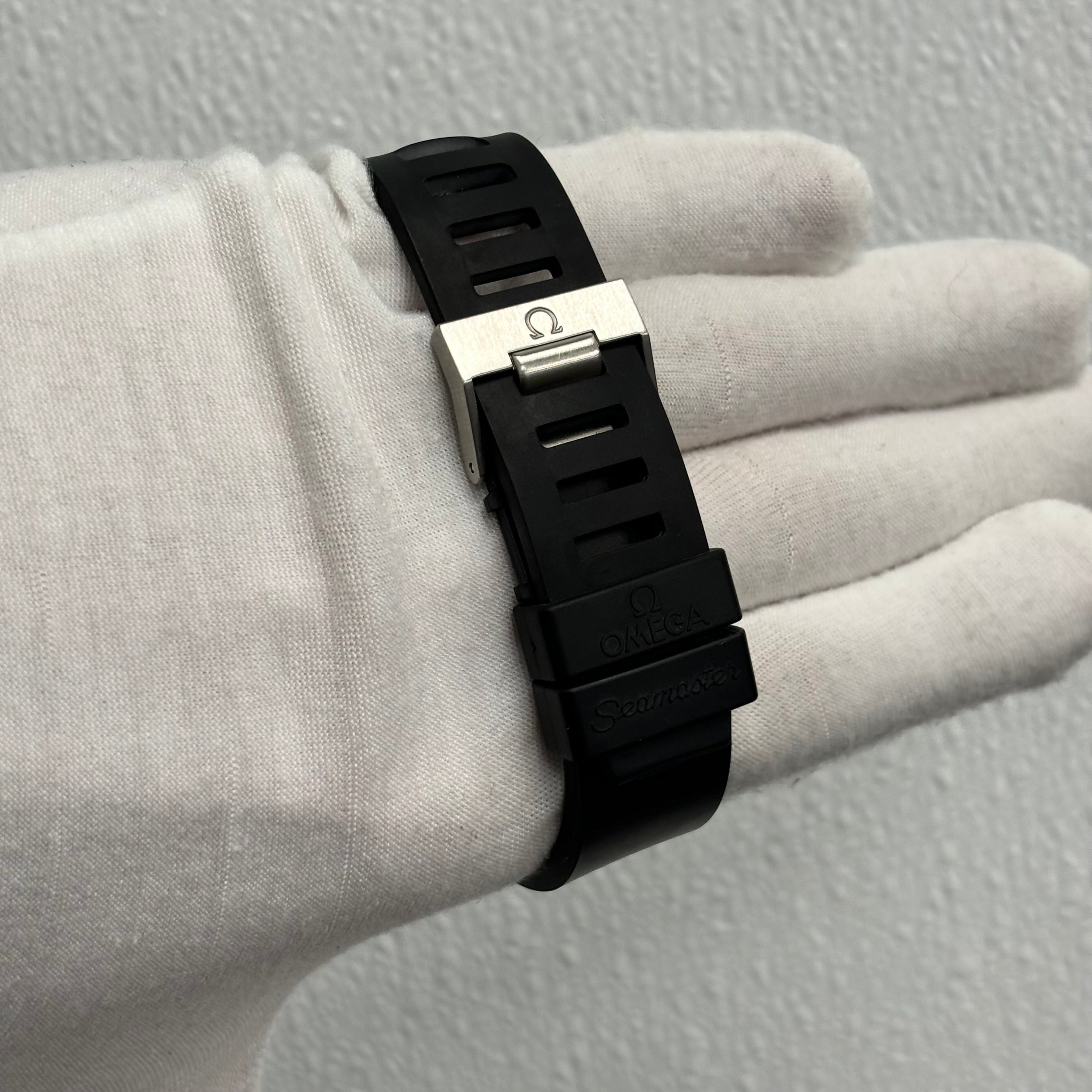 Omega Seamaster 41mm Black Dial Ref# 2254.50.00 - Happy Jewelers Fine Jewelry Lifetime Warranty