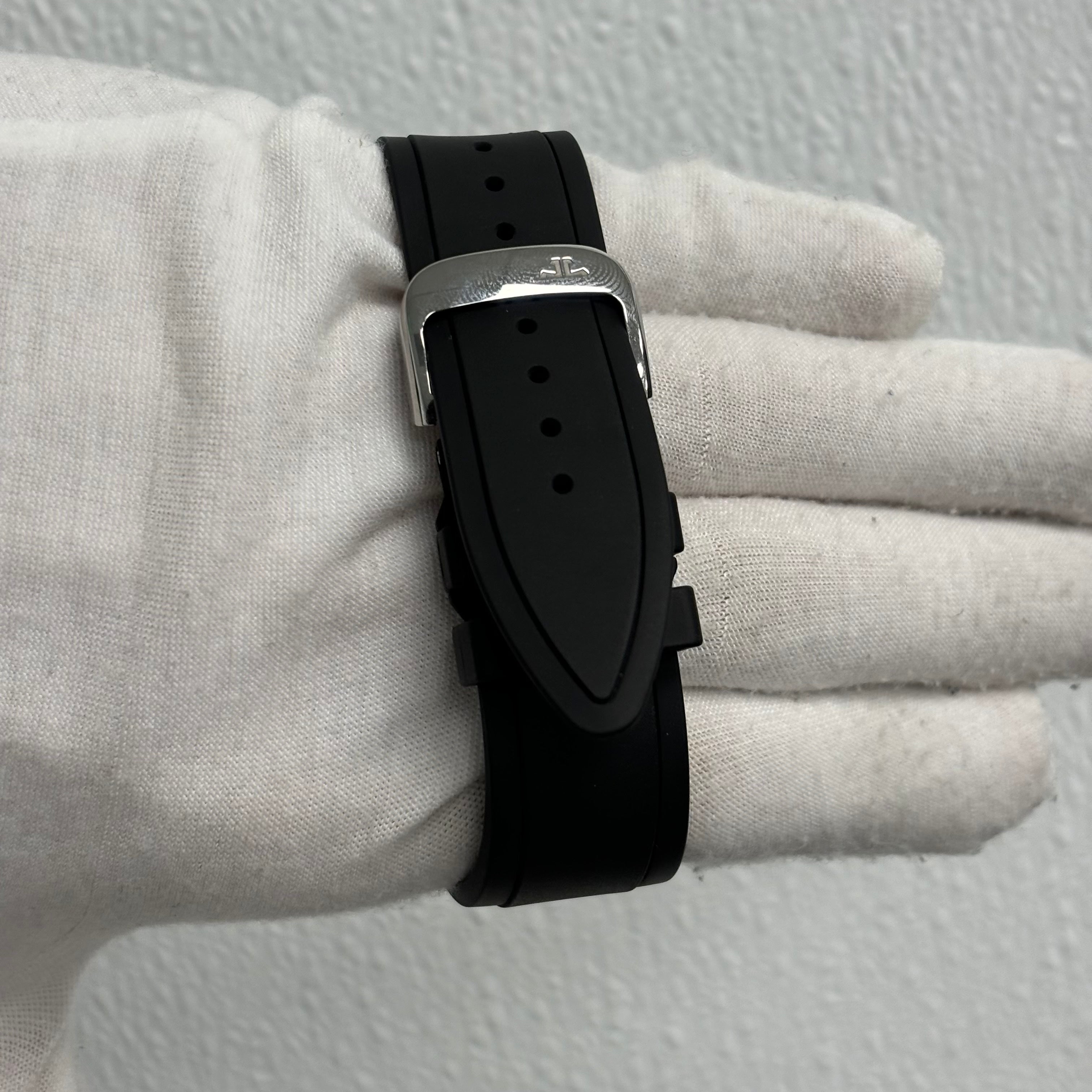 Jaeger-LeCoultre Reverso 35mm Black Dial Ref# 230.8.77 - Happy Jewelers Fine Jewelry Lifetime Warranty