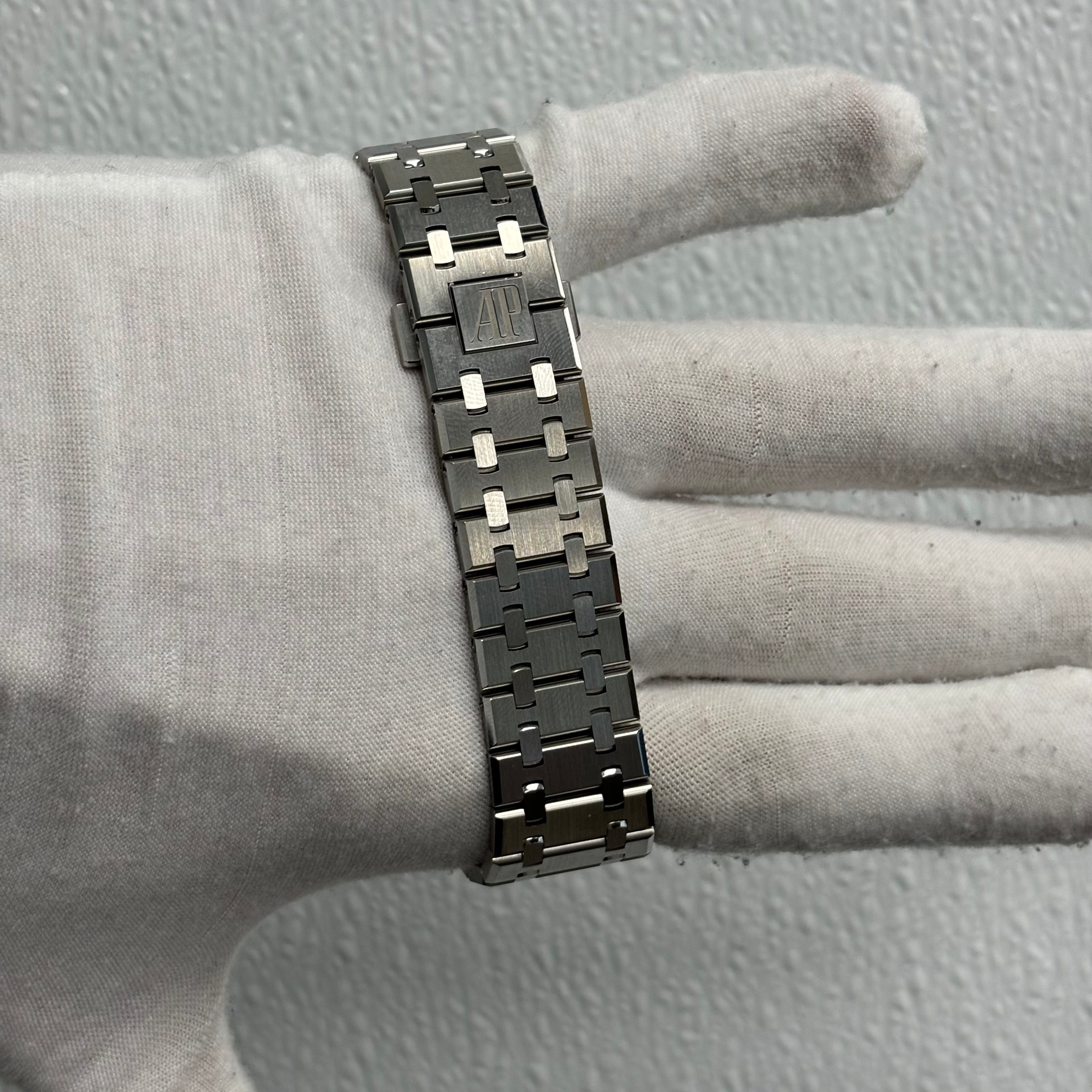 Audemars Piguet Royal Oak 41mm Black Dial Watch Ref# 15510ST.OO.1320ST.02 - Happy Jewelers Fine Jewelry Lifetime Warranty