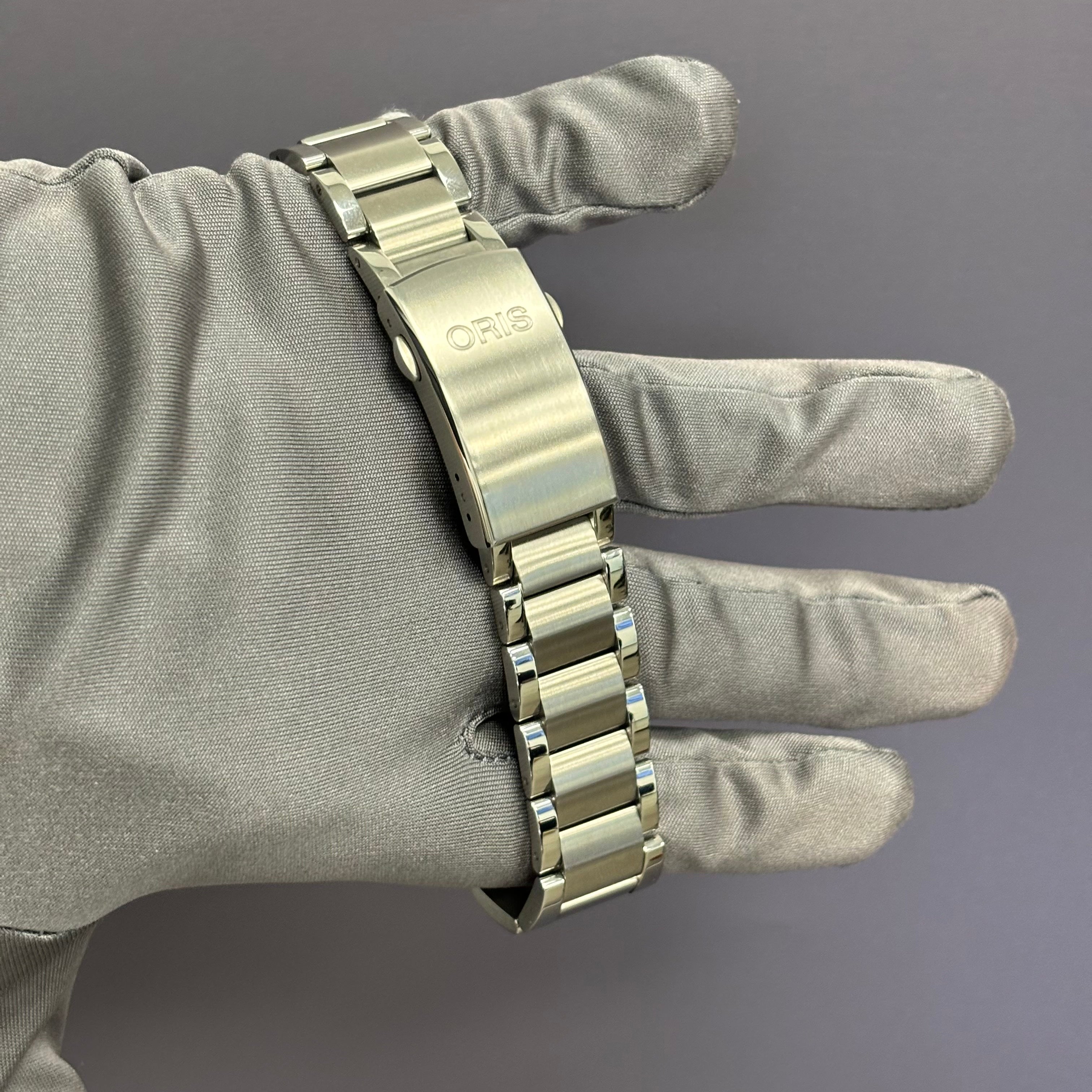 Oris Aquis 43.5mm Green Dial Watch Ref# 01 400 7763 4157 - Happy Jewelers Fine Jewelry Lifetime Warranty