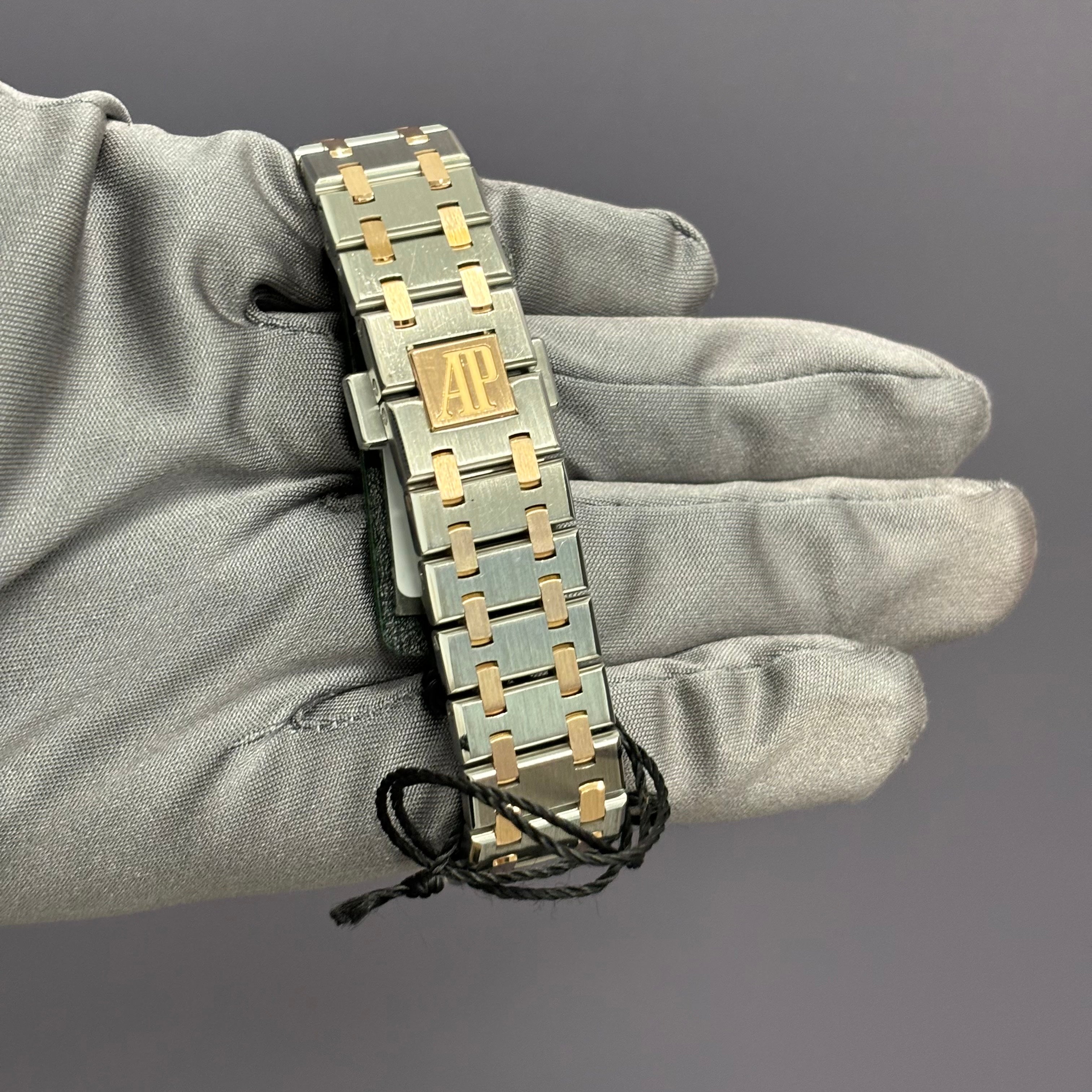 Audemars Piguet Royal Oak 33mm White Dial Ref# 67651SR.ZZ.1261SR.01 - Happy Jewelers Fine Jewelry Lifetime Warranty