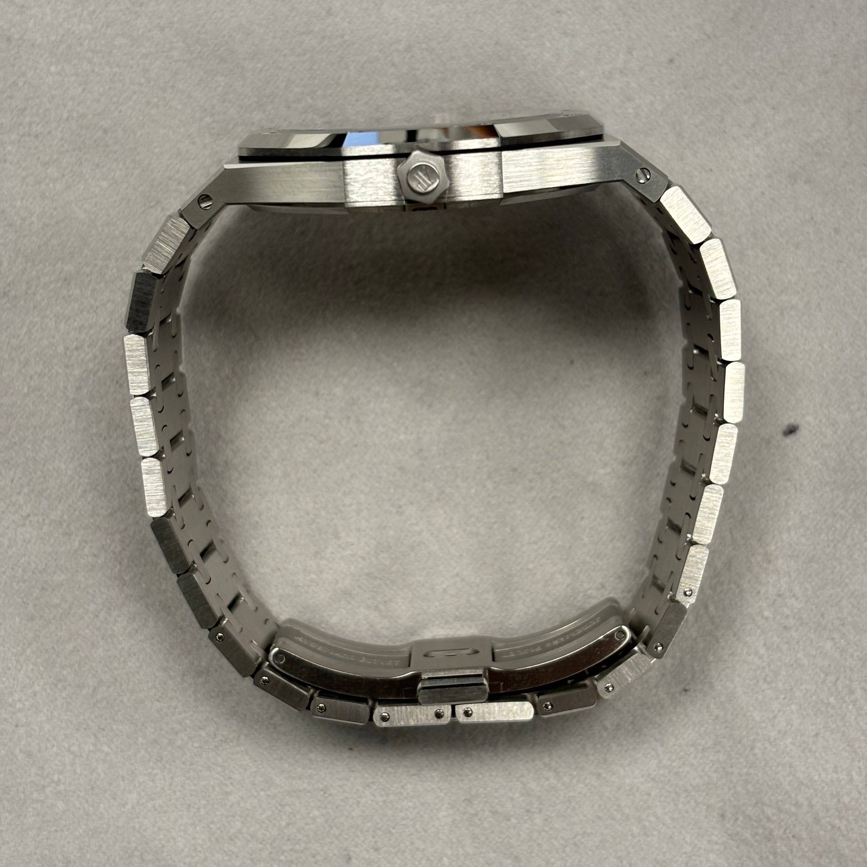 Audemars Piguet Royal Oak 39mm Blue Dial Watch Ref# 16202ST.OO.1240ST.02 - Happy Jewelers Fine Jewelry Lifetime Warranty