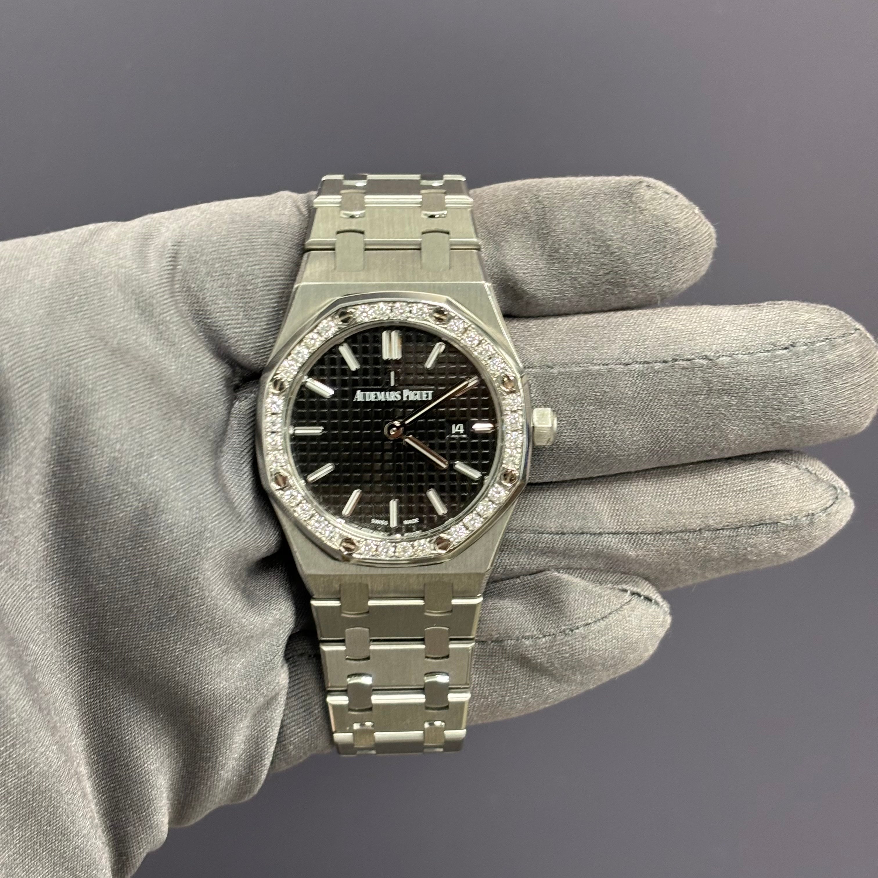 Audemars Piguet Royal Oak 33mm Black Dial Watch Ref# 67650ST.OO.1261ST.01 - Happy Jewelers Fine Jewelry Lifetime Warranty