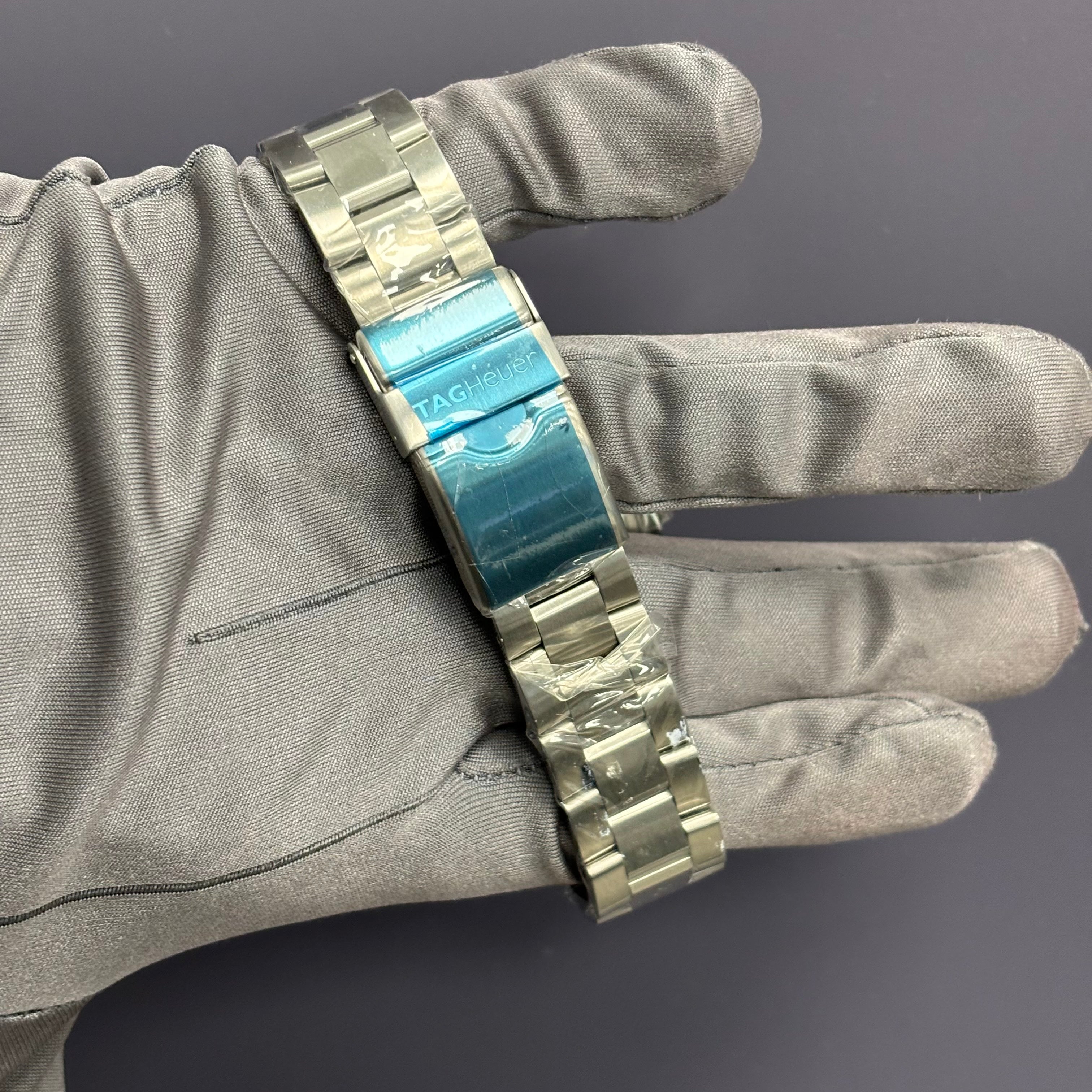 Tag Heuer Aquaracer 41mm White Dial Watch Ref# WAF1011 - Happy Jewelers Fine Jewelry Lifetime Warranty