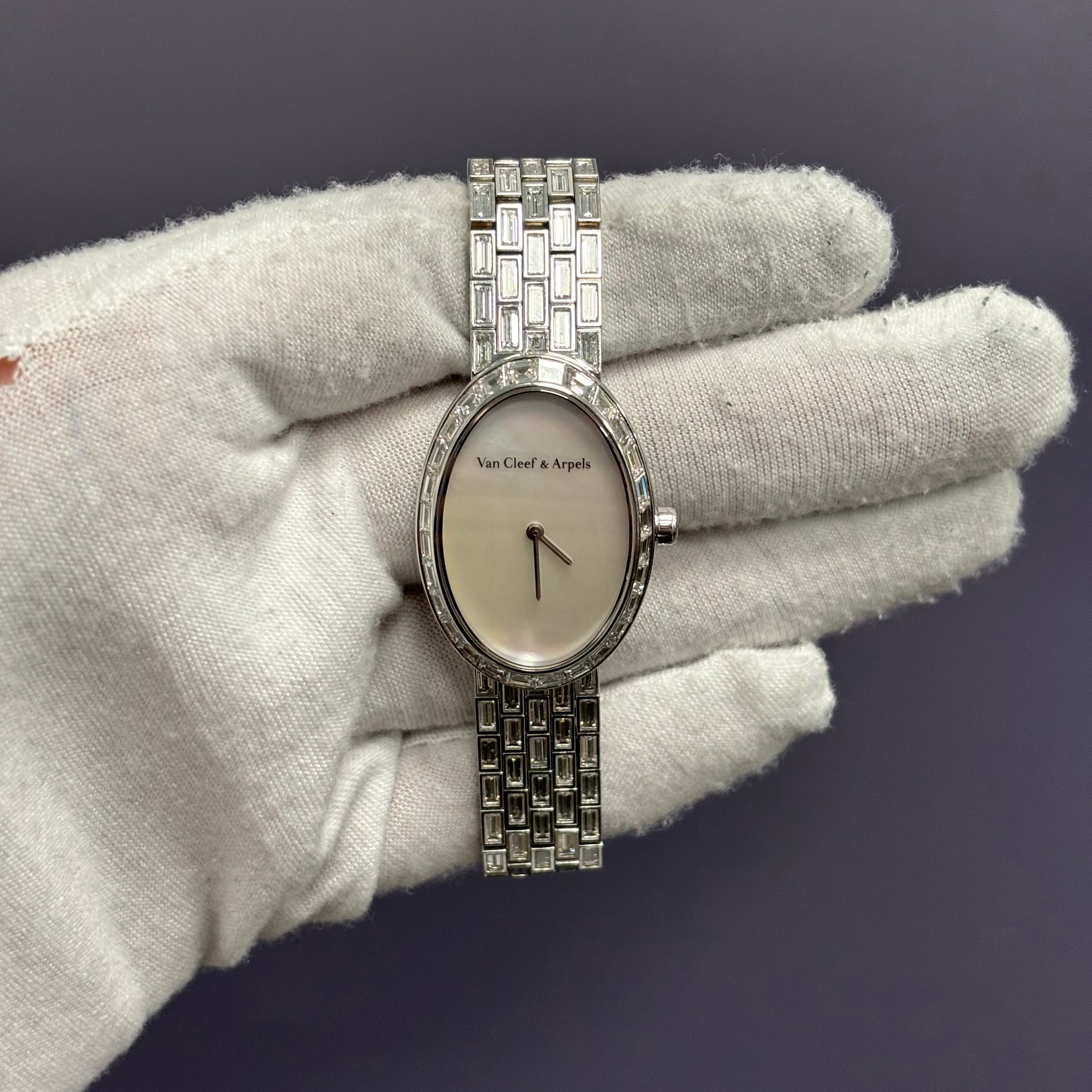 Van Cleef Timeless 24mm White Dial Watch Ref# HH22351 - Happy Jewelers Fine Jewelry Lifetime Warranty