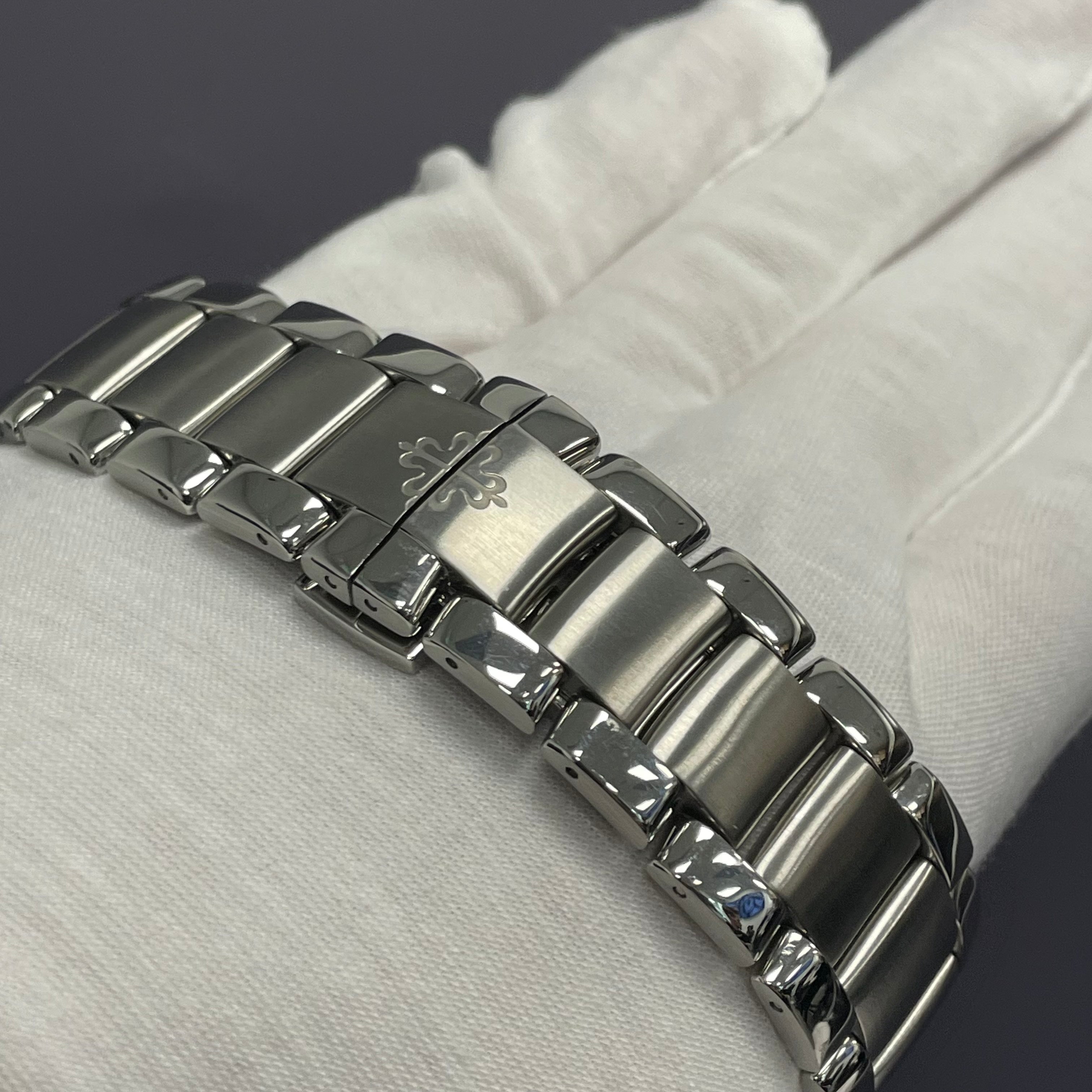 Patek Philippe Aquanaut 40mm Grey Dial Ref# 5167/1A-001 - Happy Jewelers Fine Jewelry Lifetime Warranty