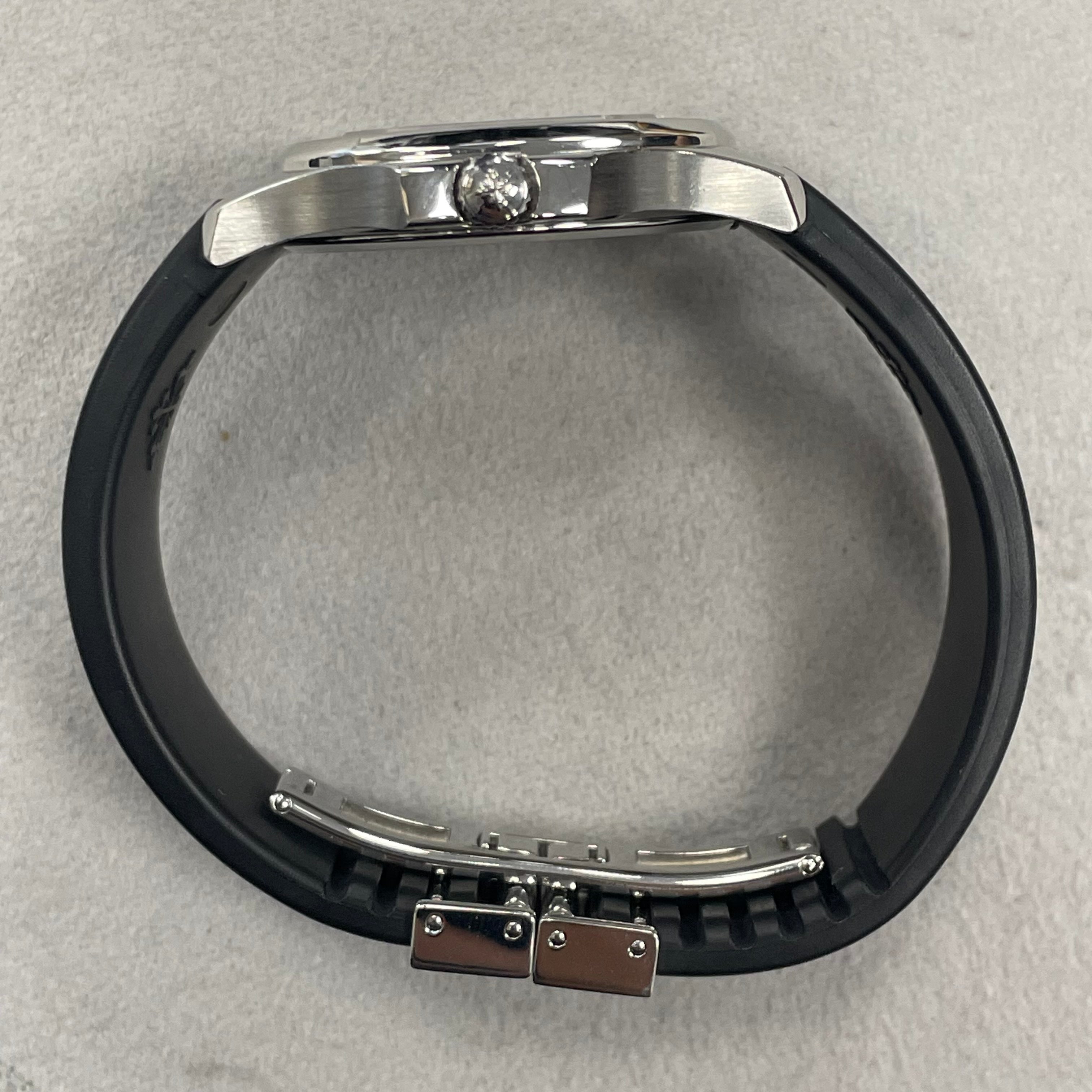 Patek Philippe Aquanaut 28mm Black Dial Watch Ref# 4961A-001 - Happy Jewelers Fine Jewelry Lifetime Warranty