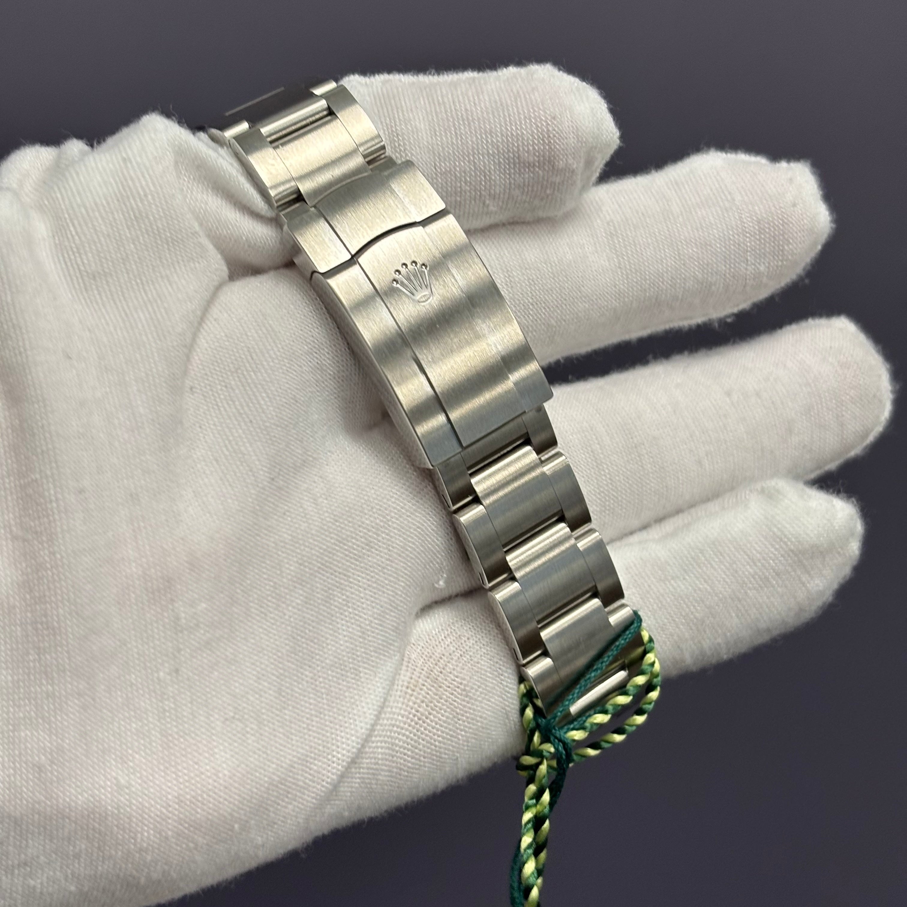 Rolex Oyster Perpetual 36mm Silver Dial Watch Ref# 126000 - Happy Jewelers Fine Jewelry Lifetime Warranty