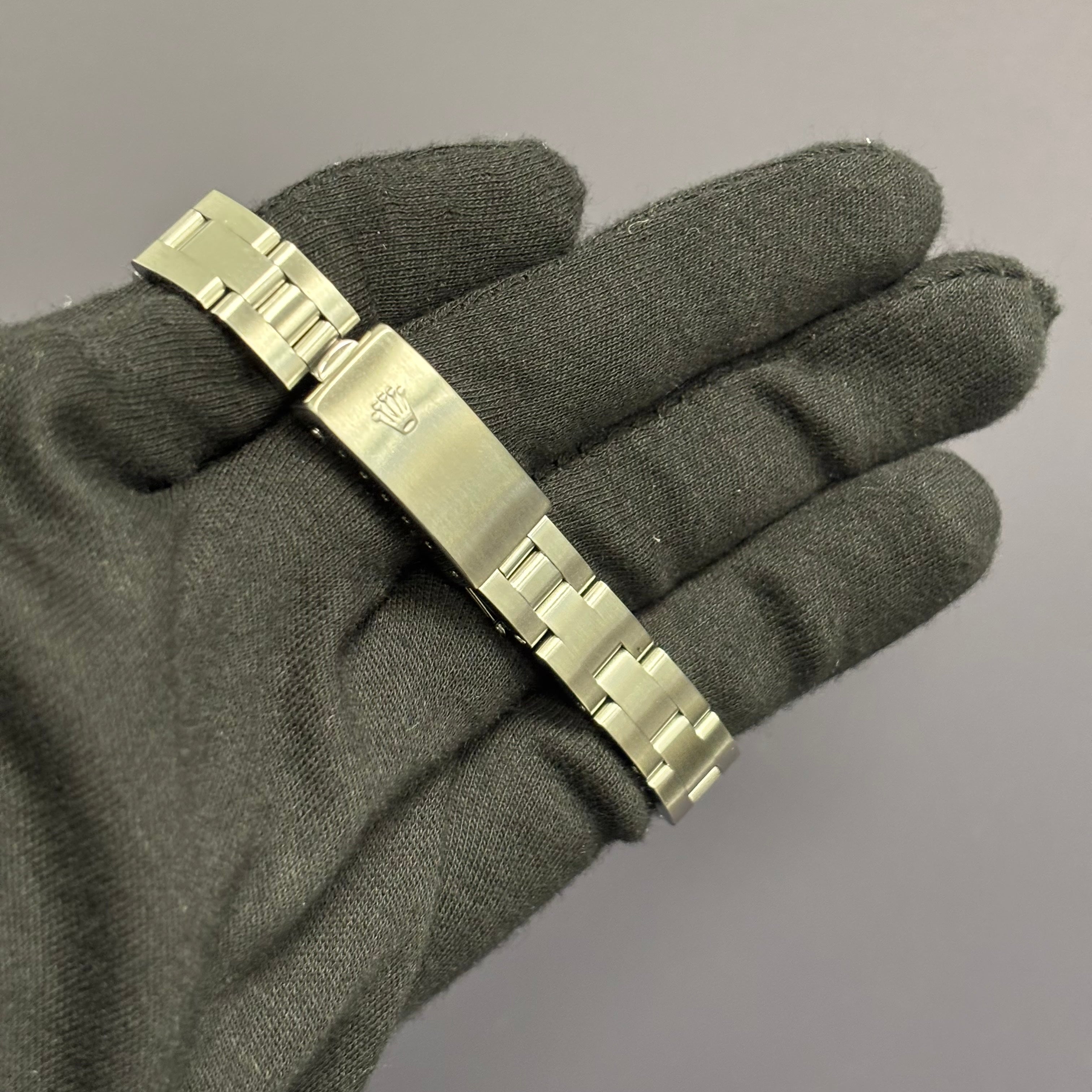 Rolex Datejust 26mm MOP Dial Watch Ref# 69160 - Happy Jewelers Fine Jewelry Lifetime Warranty