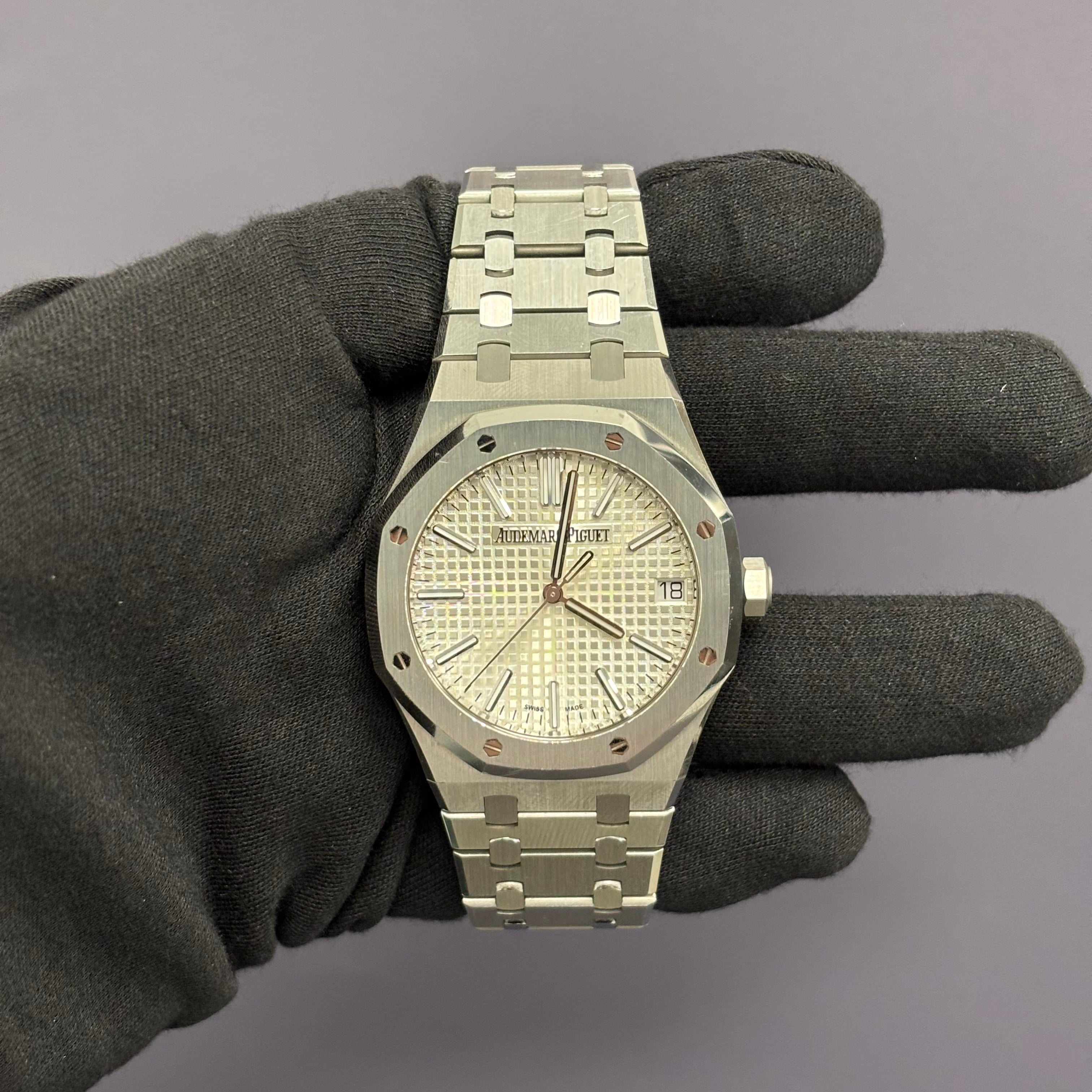 Audemars Piguet Royal Oak 41mm White Dial Watch Ref# 15510ST.OO.1320ST.08 - Happy Jewelers Fine Jewelry Lifetime Warranty