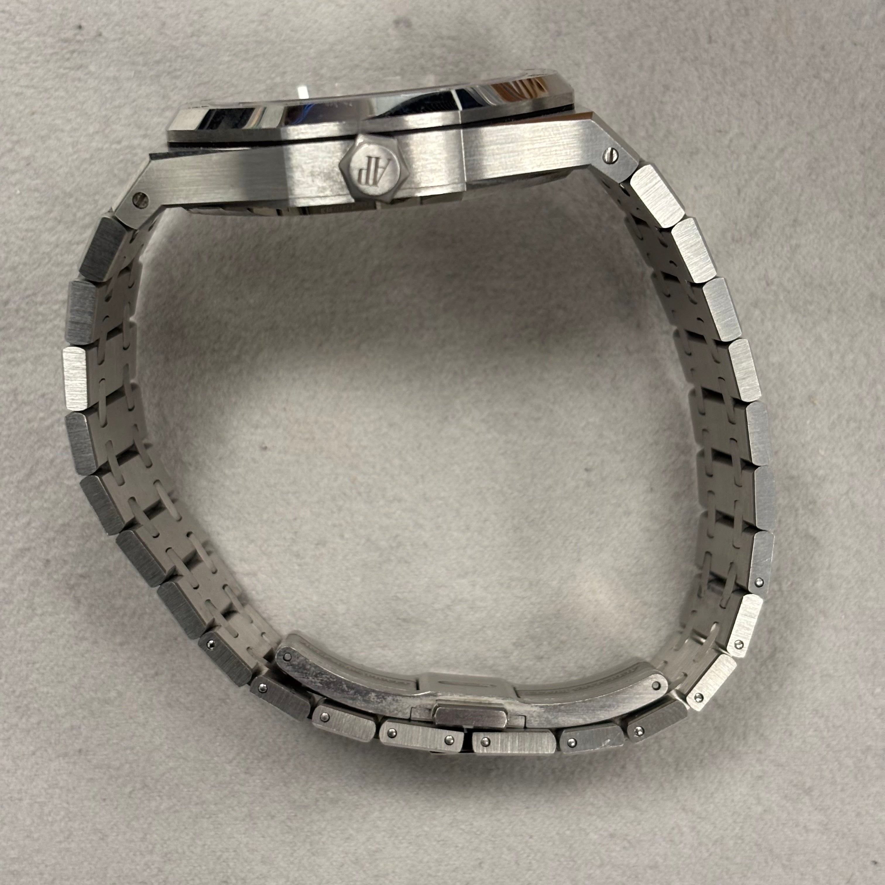 Audemars Piguet Royal Oak 41mm White Dial Watch Ref# 15510ST.OO.1320ST.08 - Happy Jewelers Fine Jewelry Lifetime Warranty