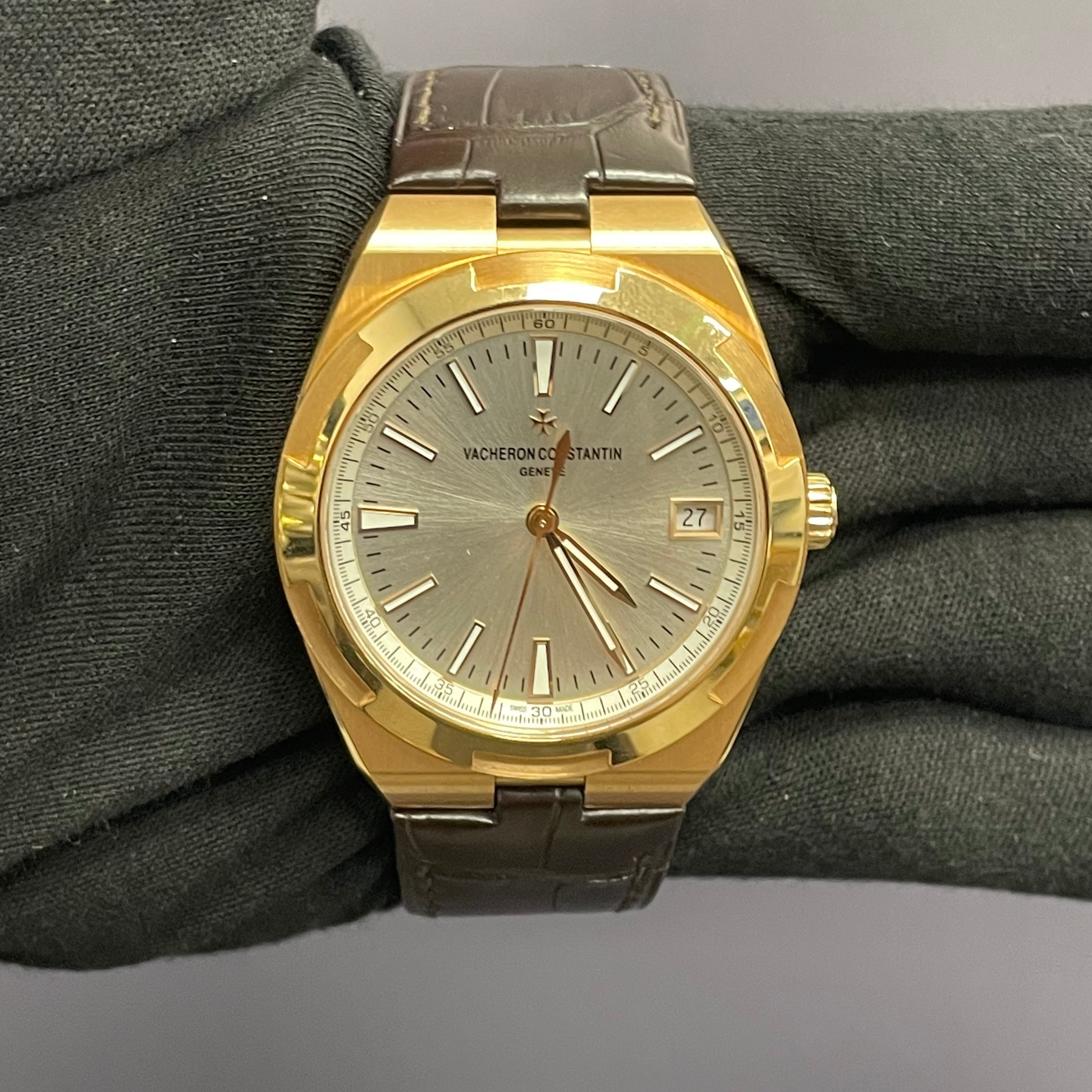 Vacheron Constantin 41mm Silver Dial Watch Ref# 4500V/000R-B127 - Happy Jewelers Fine Jewelry Lifetime Warranty