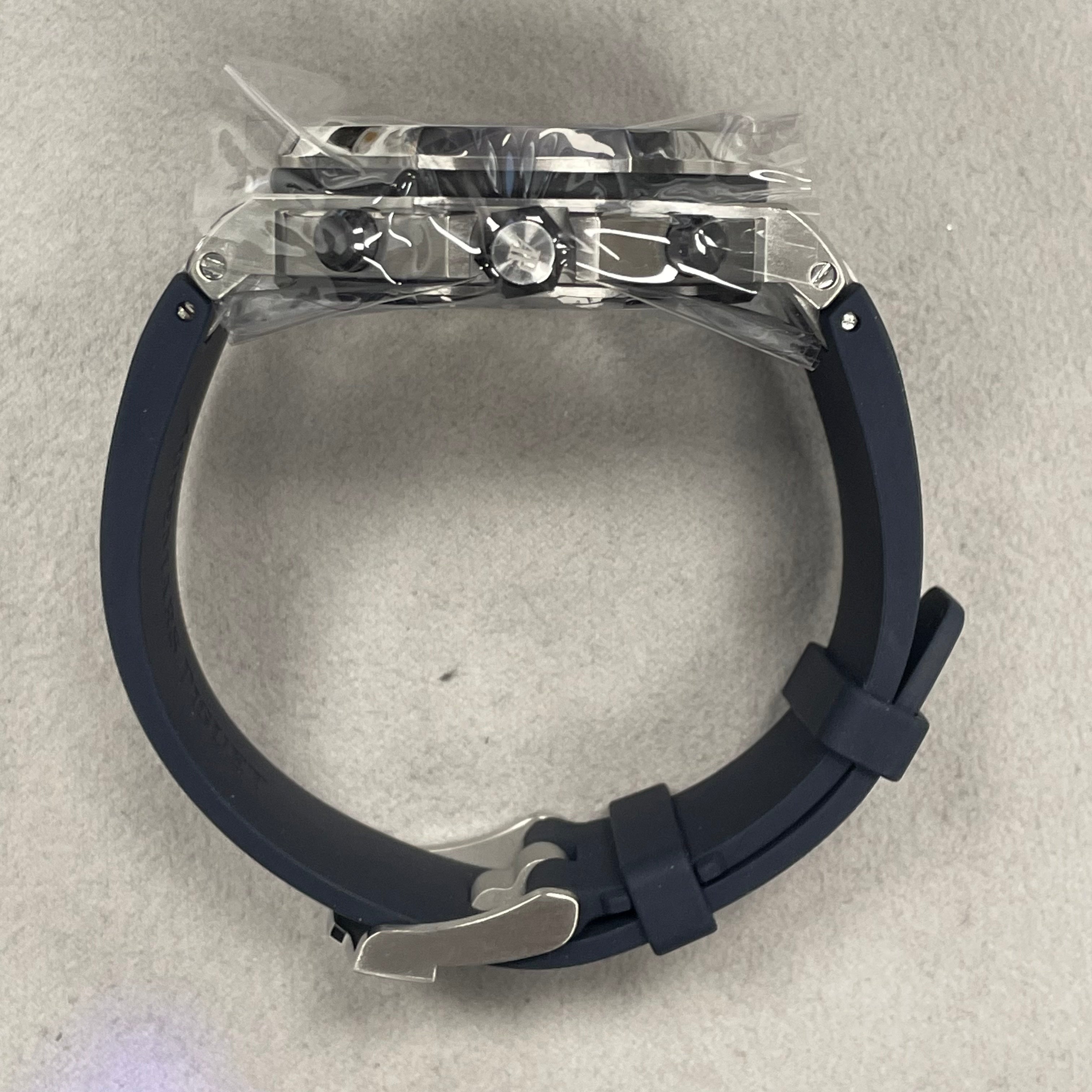 Audemars Piguet Royal Oak 42mm Black Dial Watch Ref# 26470ST.OO.A028CR.01 - Happy Jewelers Fine Jewelry Lifetime Warranty