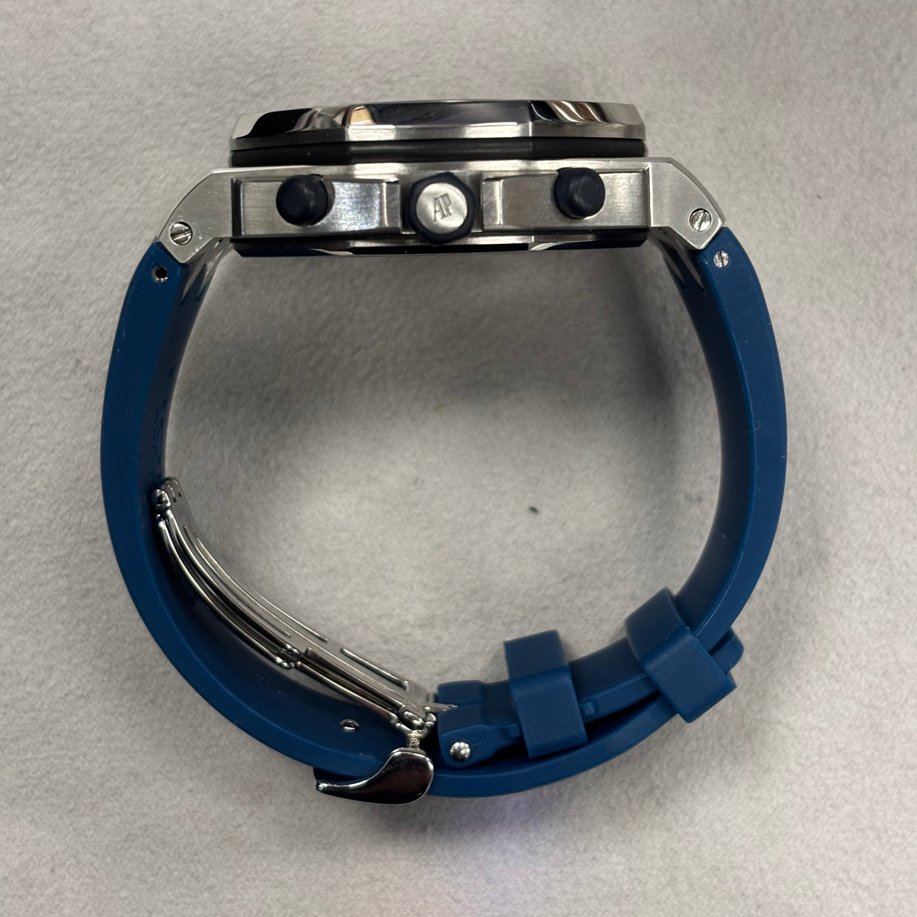 Audemars Piguet Royal Oak Offshore 42mm White Dial Ref# 26020ST.OO.D020IN.01 - Happy Jewelers Fine Jewelry Lifetime Warranty