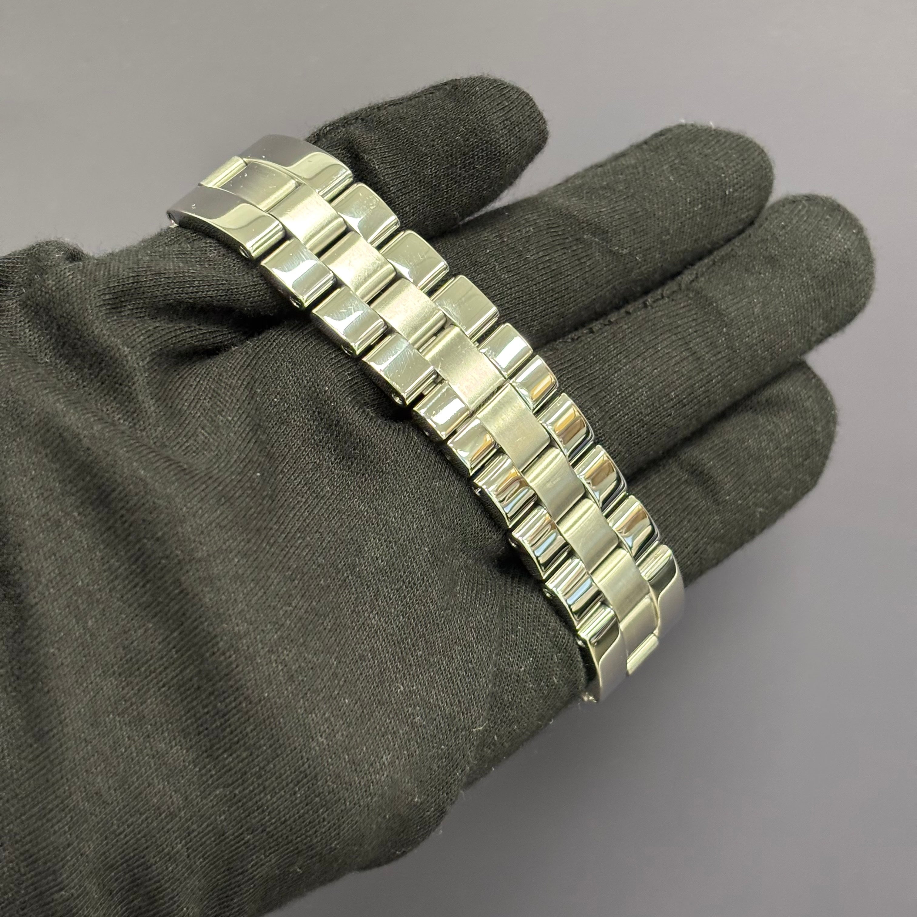 Cartier Roadster 43mm Black Dial Watch Ref# W62020X6 - Happy Jewelers Fine Jewelry Lifetime Warranty