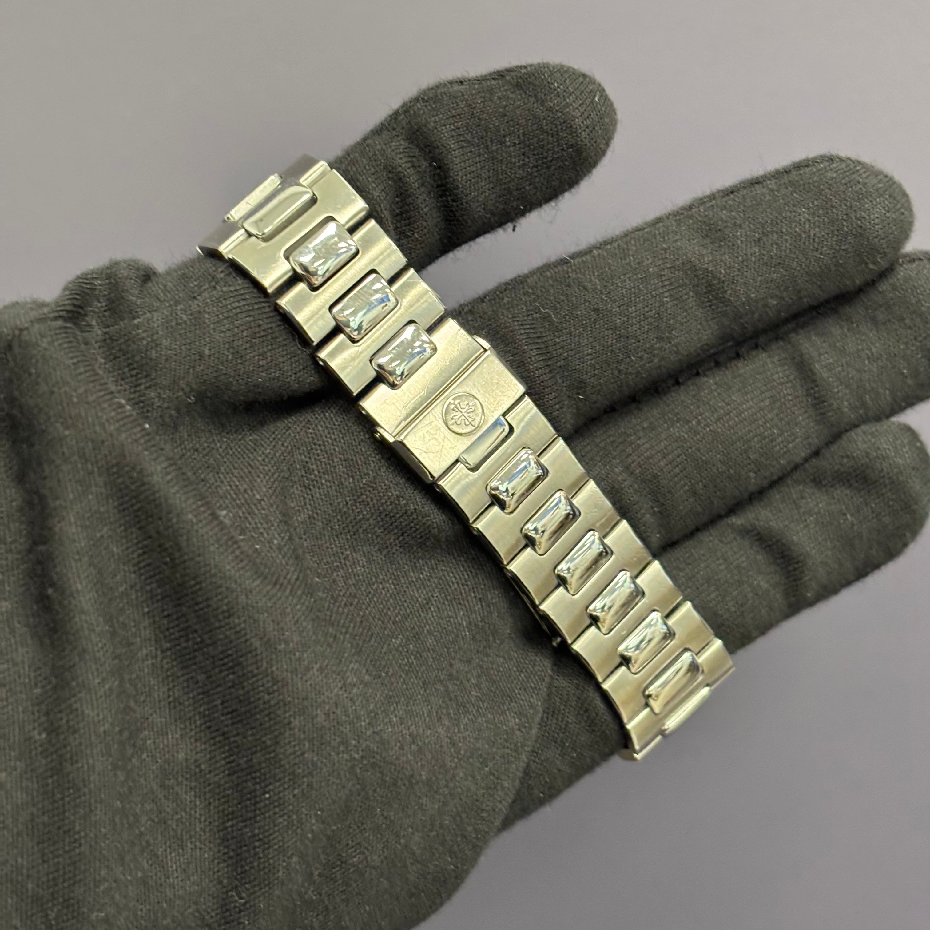 Patek Philippe Nautilus 40mm Blue Dial Watch Ref# 3700/1A - Happy Jewelers Fine Jewelry Lifetime Warranty