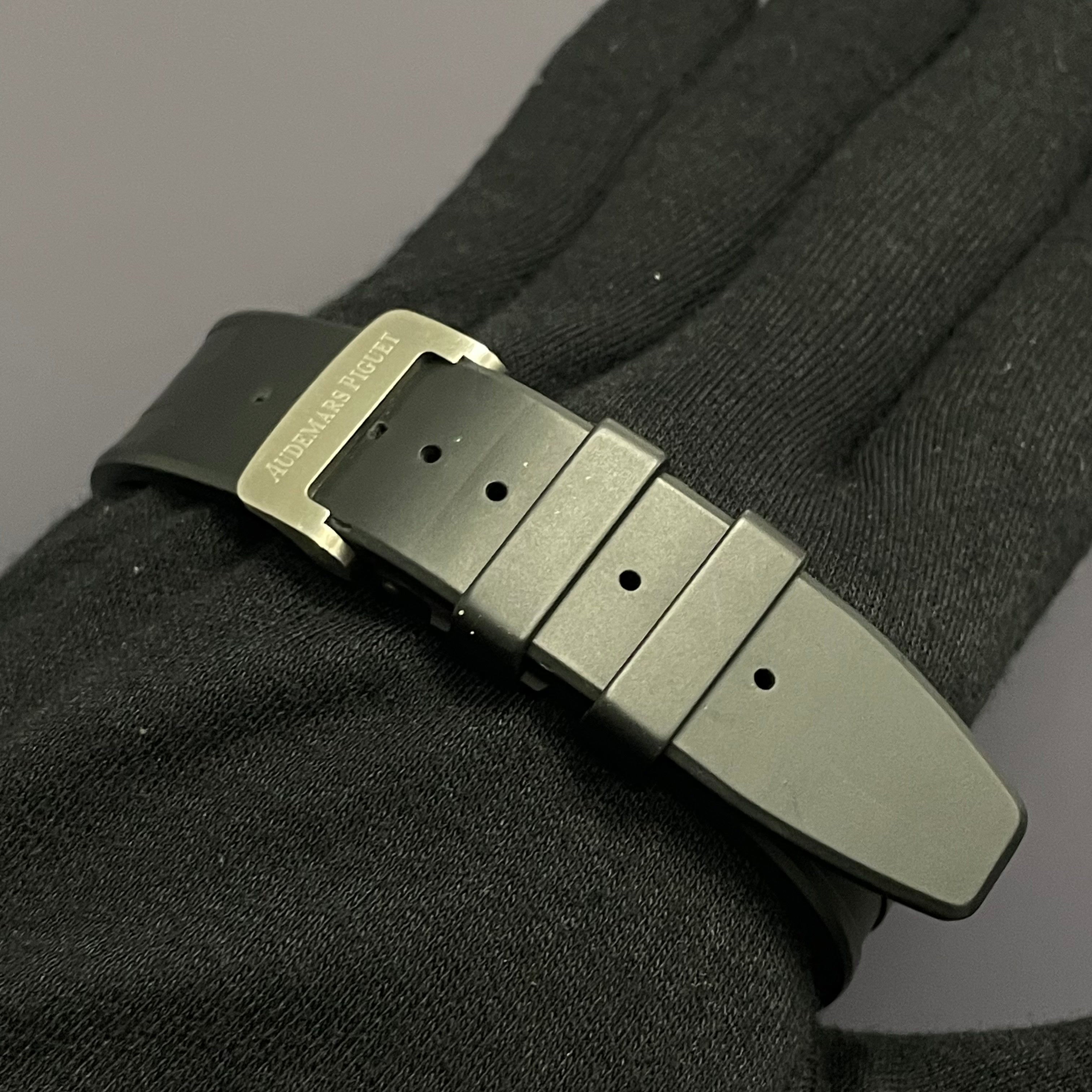 Audemars Piguet Royal Oak 42mm Grey Dial Watch Ref# 26202AU.OO.D002CA - Happy Jewelers Fine Jewelry Lifetime Warranty