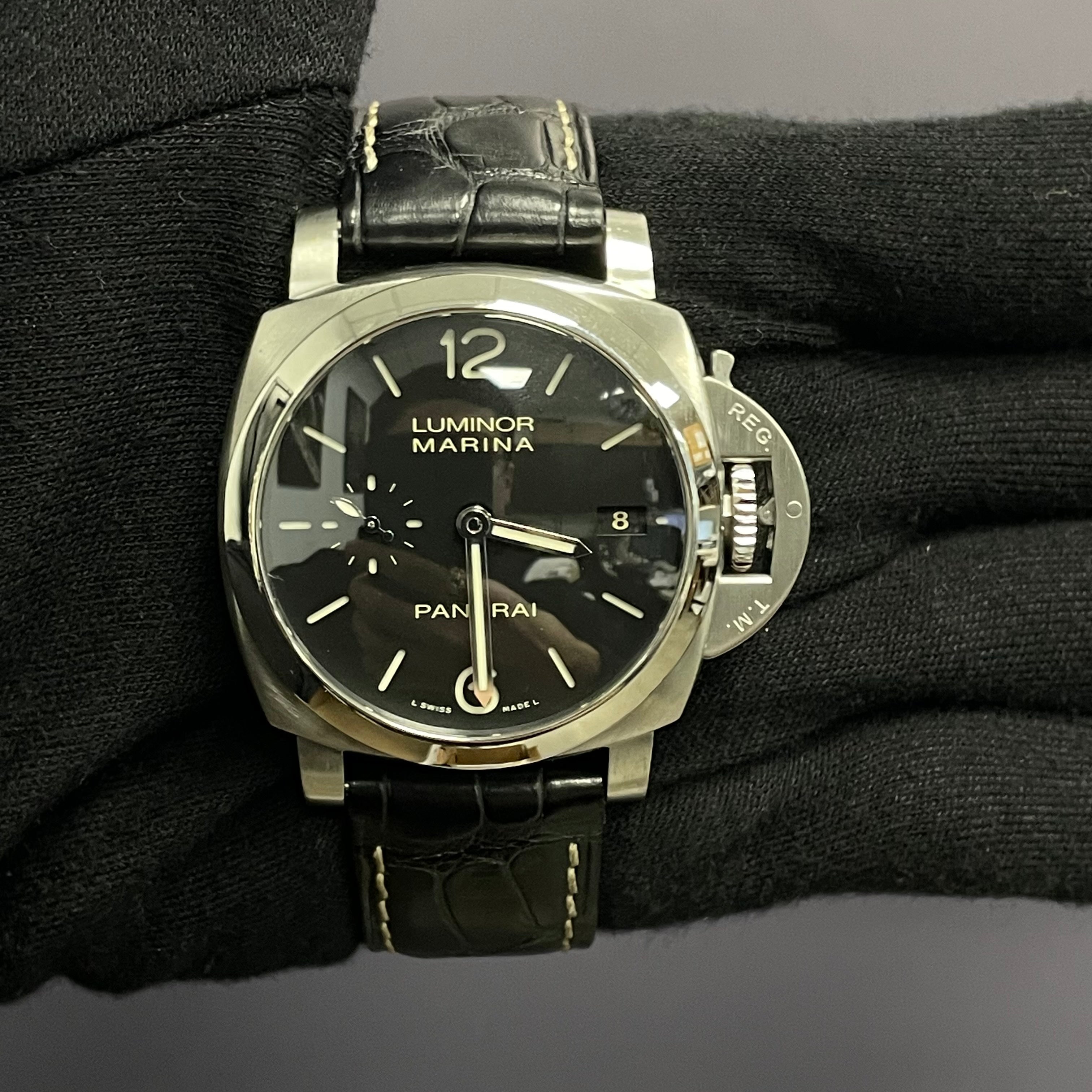 Panerai Luminor 42mm Black Dial Watch Ref# PAM00392 - Happy Jewelers Fine Jewelry Lifetime Warranty