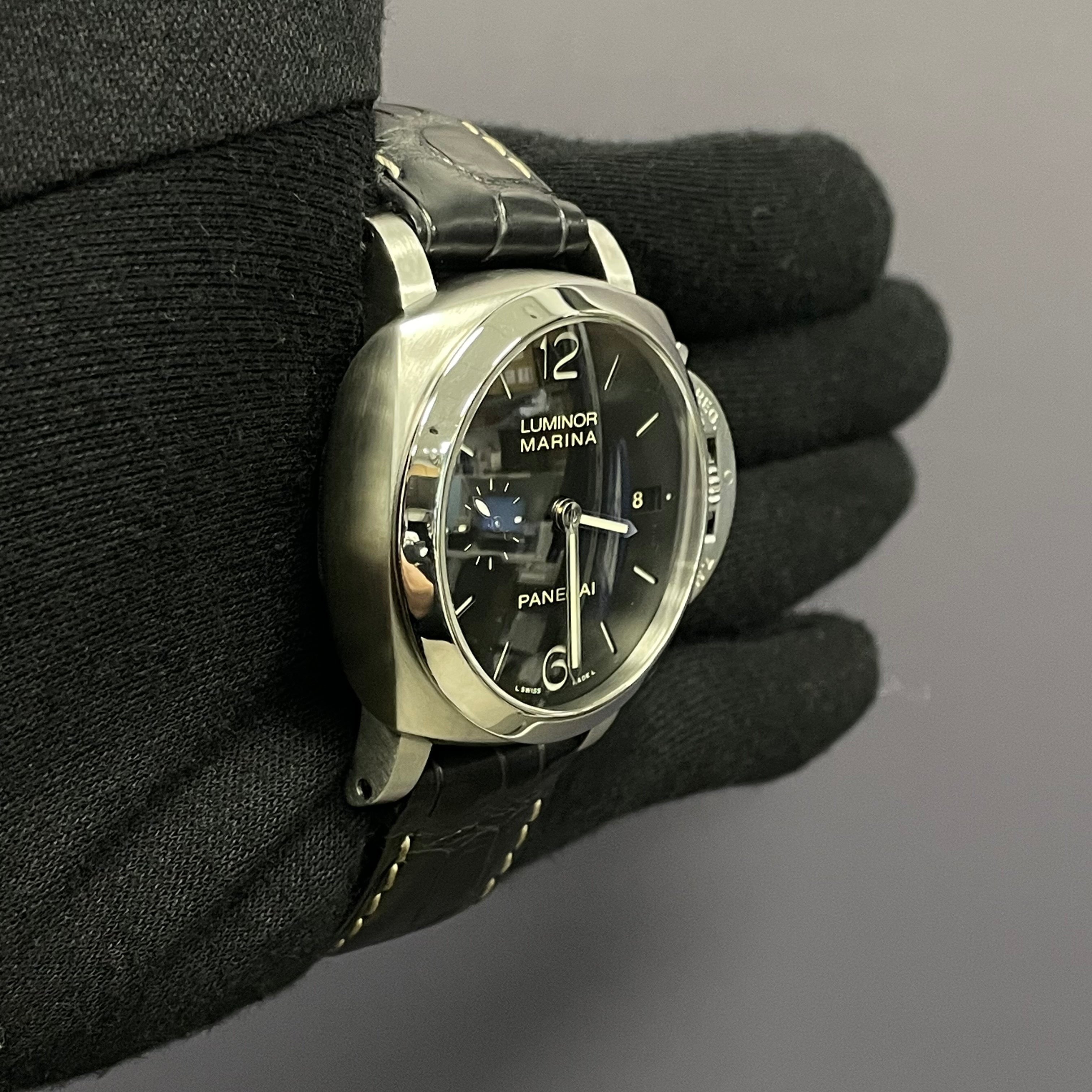 Panerai Luminor 42mm Black Dial Watch Ref# PAM00392 - Happy Jewelers Fine Jewelry Lifetime Warranty