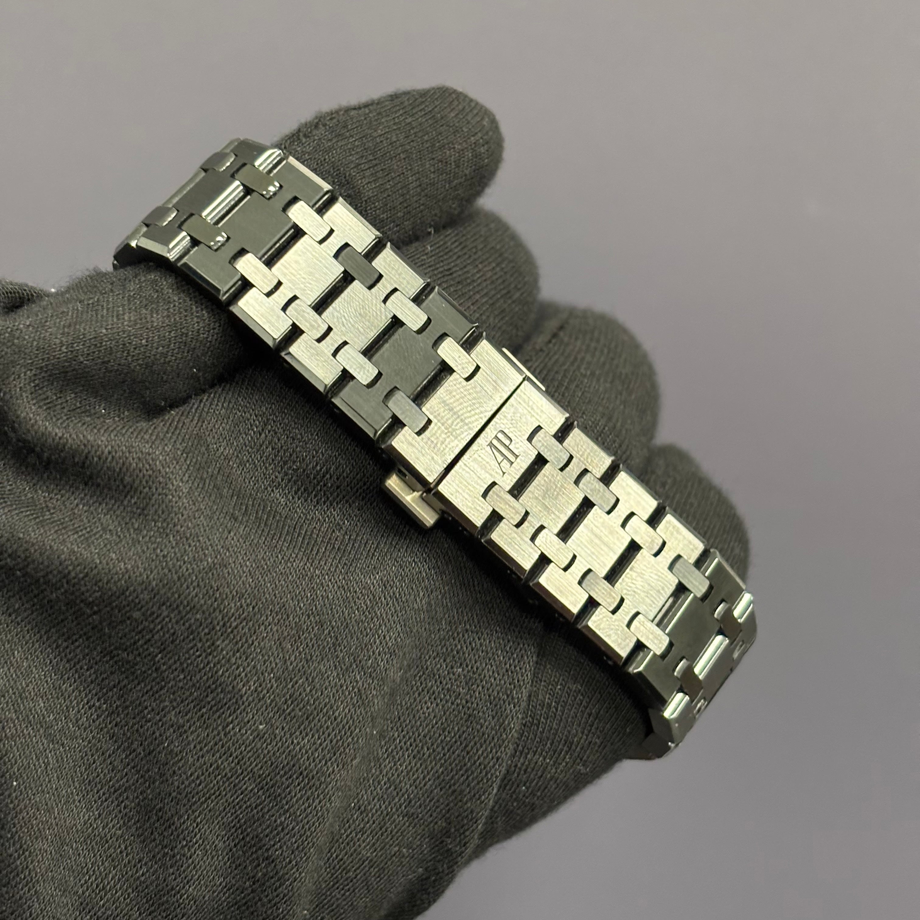 Audemars Piguet Royal Oak 41mm Black Dial Watch Ref# 26240CE.OO.1225CE.01 - Happy Jewelers Fine Jewelry Lifetime Warranty