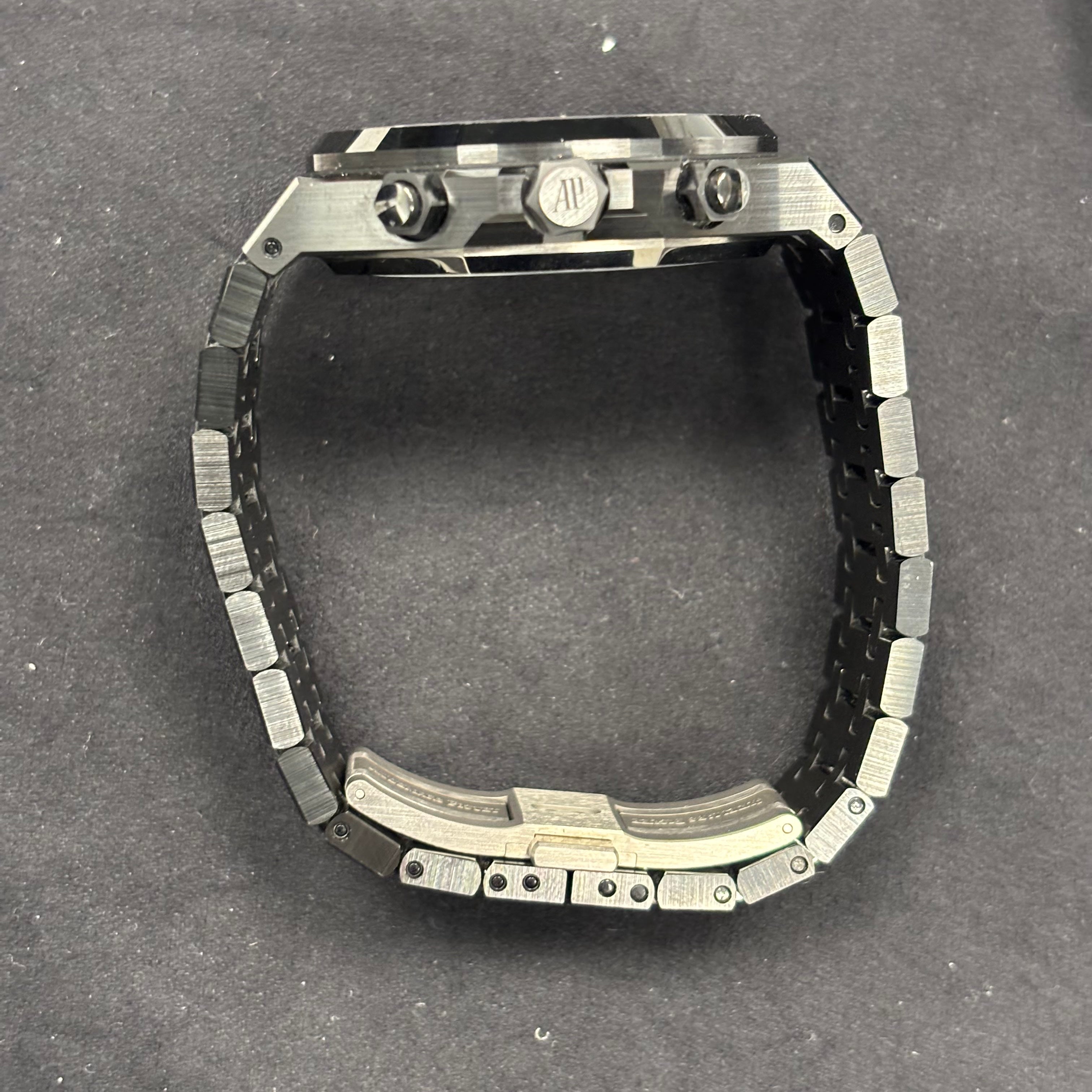 Audemars Piguet Royal Oak 41mm Black Dial Watch Ref# 26240CE.OO.1225CE.01 - Happy Jewelers Fine Jewelry Lifetime Warranty