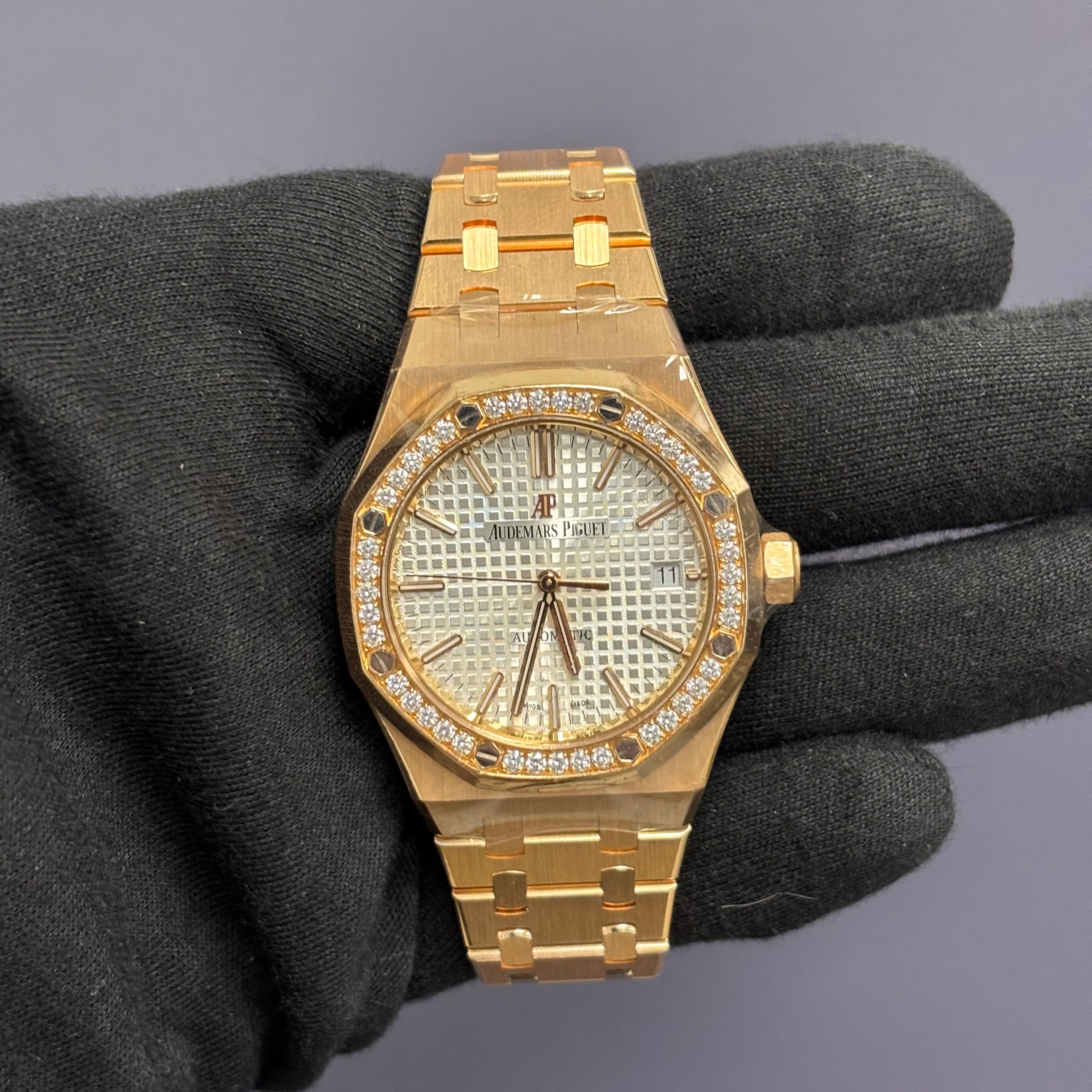 Audemars Piguet Royal Oak 34mm Silver Dial Watch Ref# 77351OR.ZZ.1261OR.01 - Happy Jewelers Fine Jewelry Lifetime Warranty