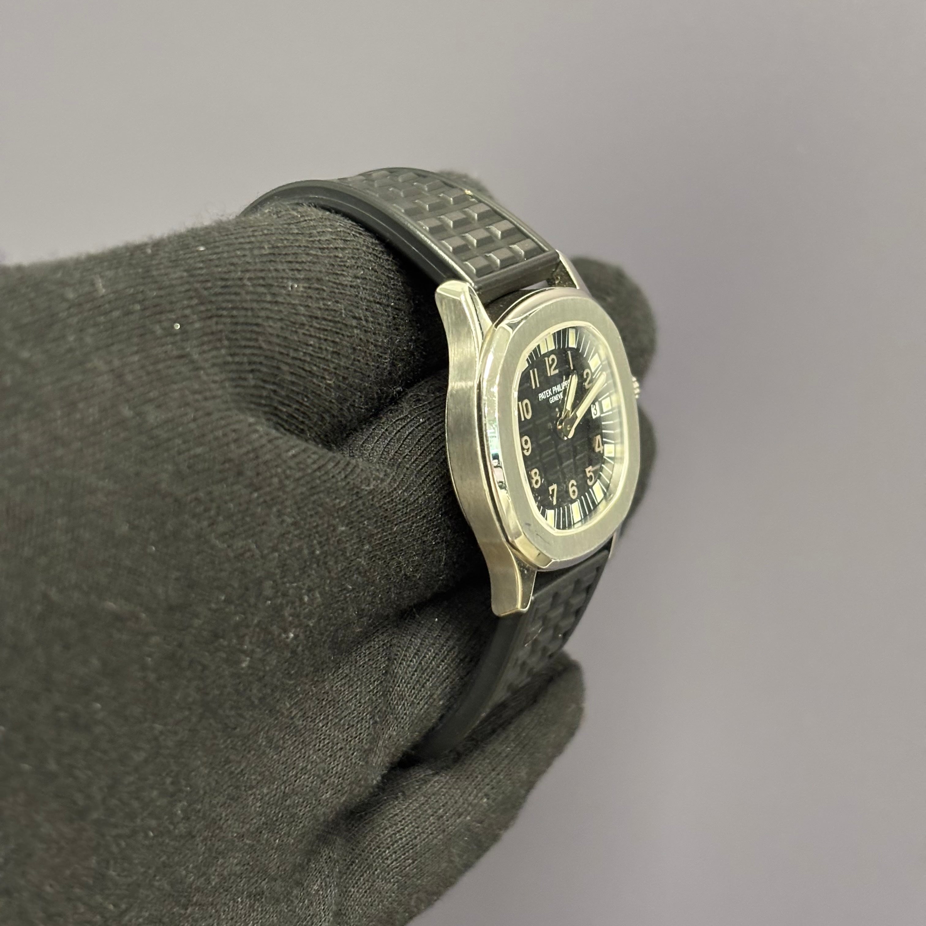 Patek Philippe Aquanaut 26mm Black Dial Watch Ref# 4960A-010 - Happy Jewelers Fine Jewelry Lifetime Warranty