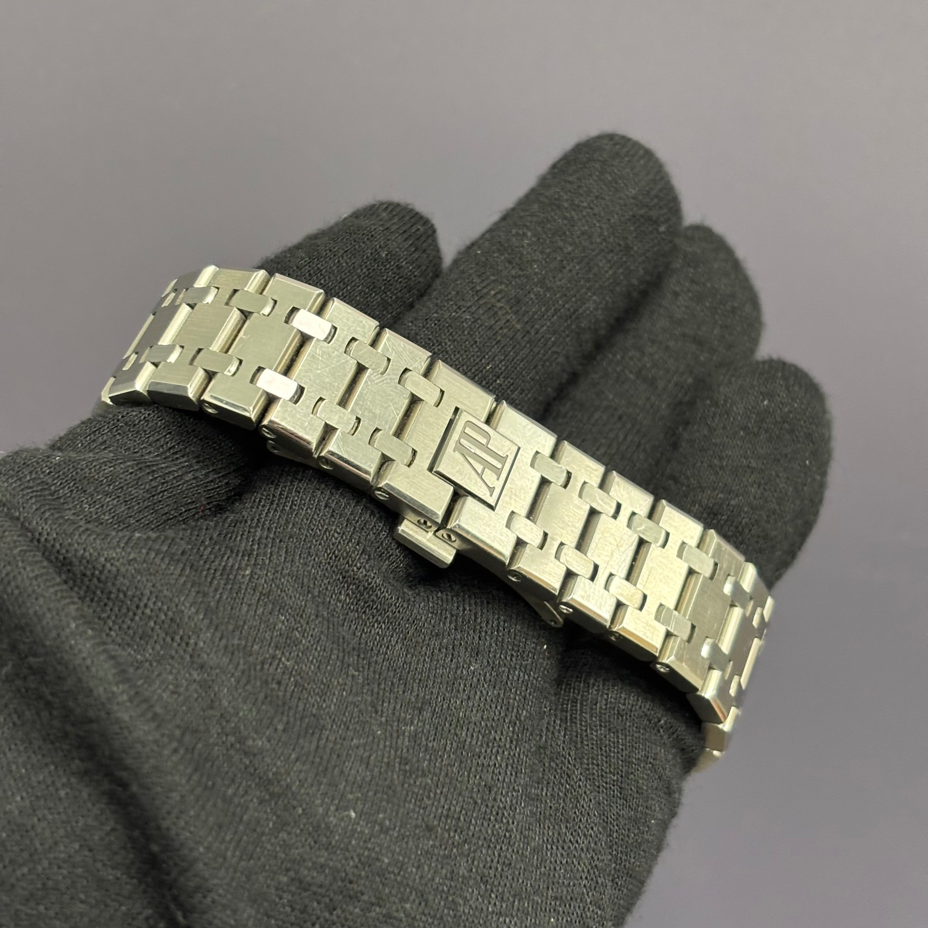 Audemars Piguet Royal Oak 41mm White Dial Ref# 15400ST.OO.1220ST.02 - Happy Jewelers Fine Jewelry Lifetime Warranty