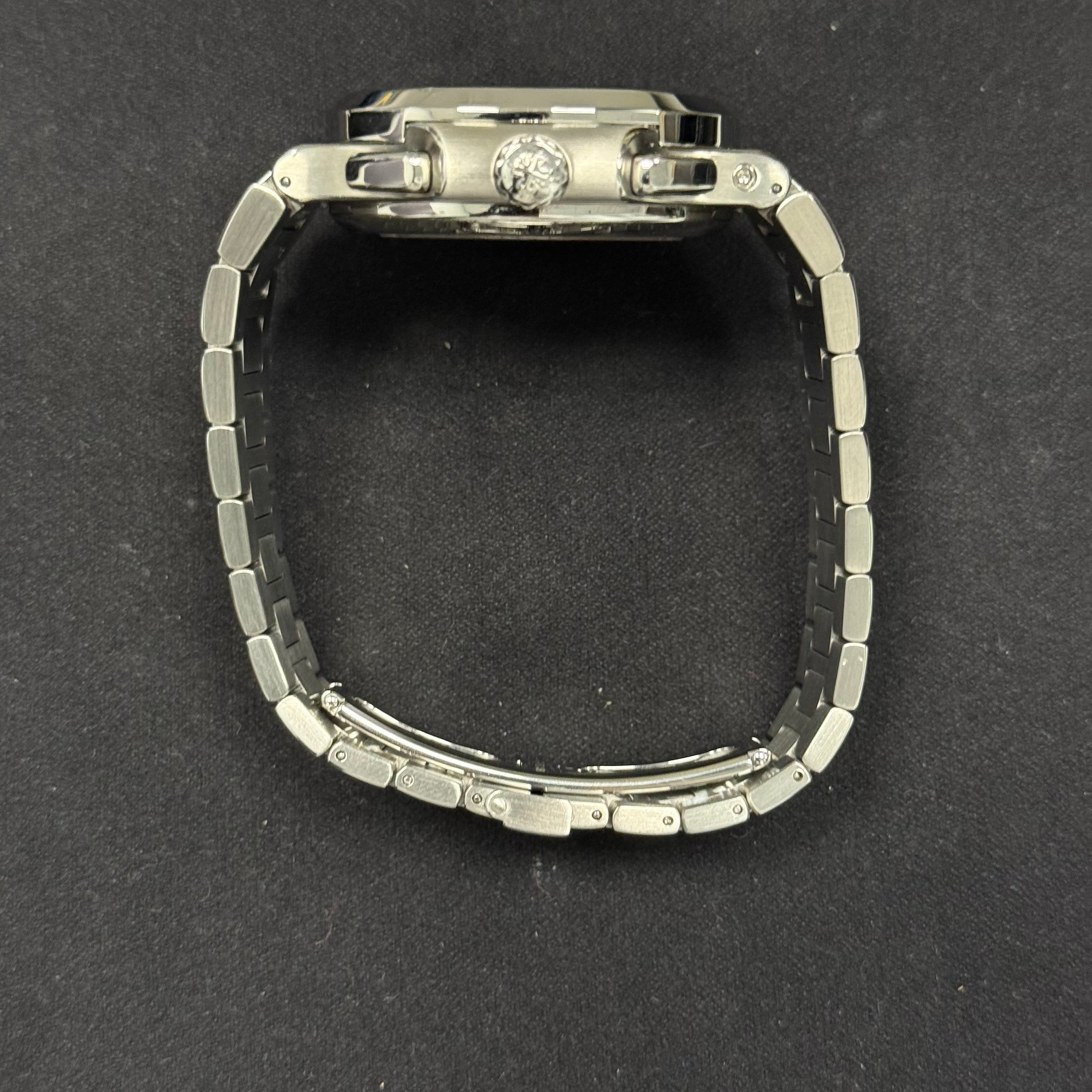 Patek Philippe Nautilus 40.5mm Grey Dial Watch Ref# 5990/1A-001 - Happy Jewelers Fine Jewelry Lifetime Warranty