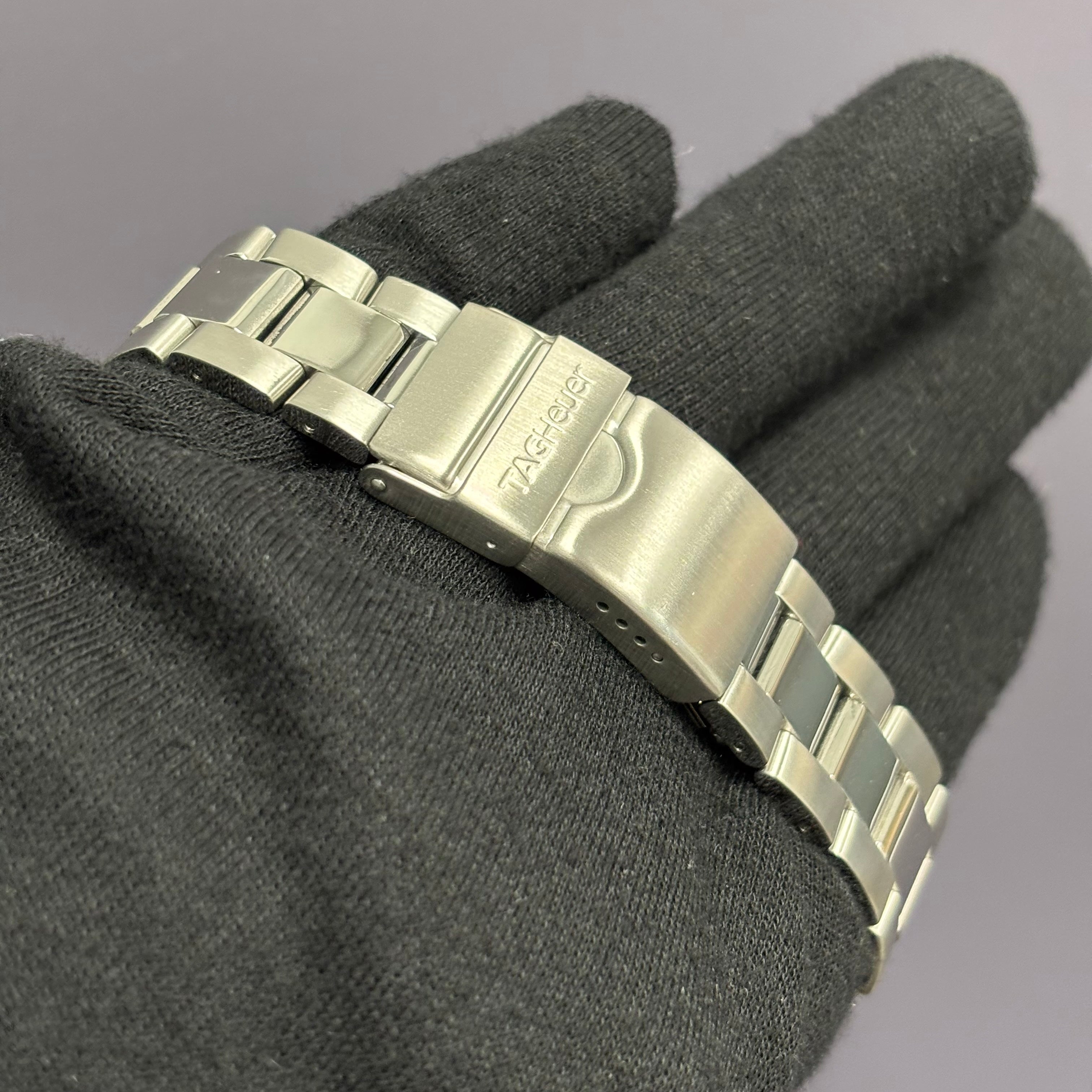 Tag Heuer Aquaracer 41mm Silver Dial Watch Ref# CAF2111 - Happy Jewelers Fine Jewelry Lifetime Warranty