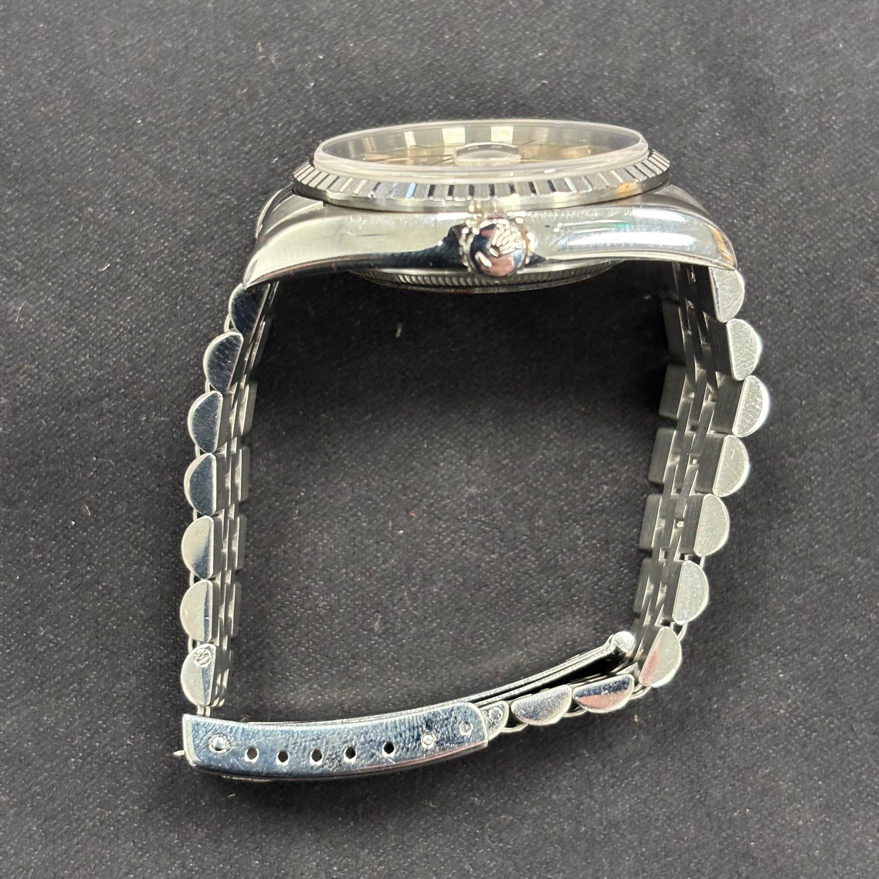 Rolex Datejust 36mm Silver Dial Watch Ref# 16220 - Happy Jewelers Fine Jewelry Lifetime Warranty