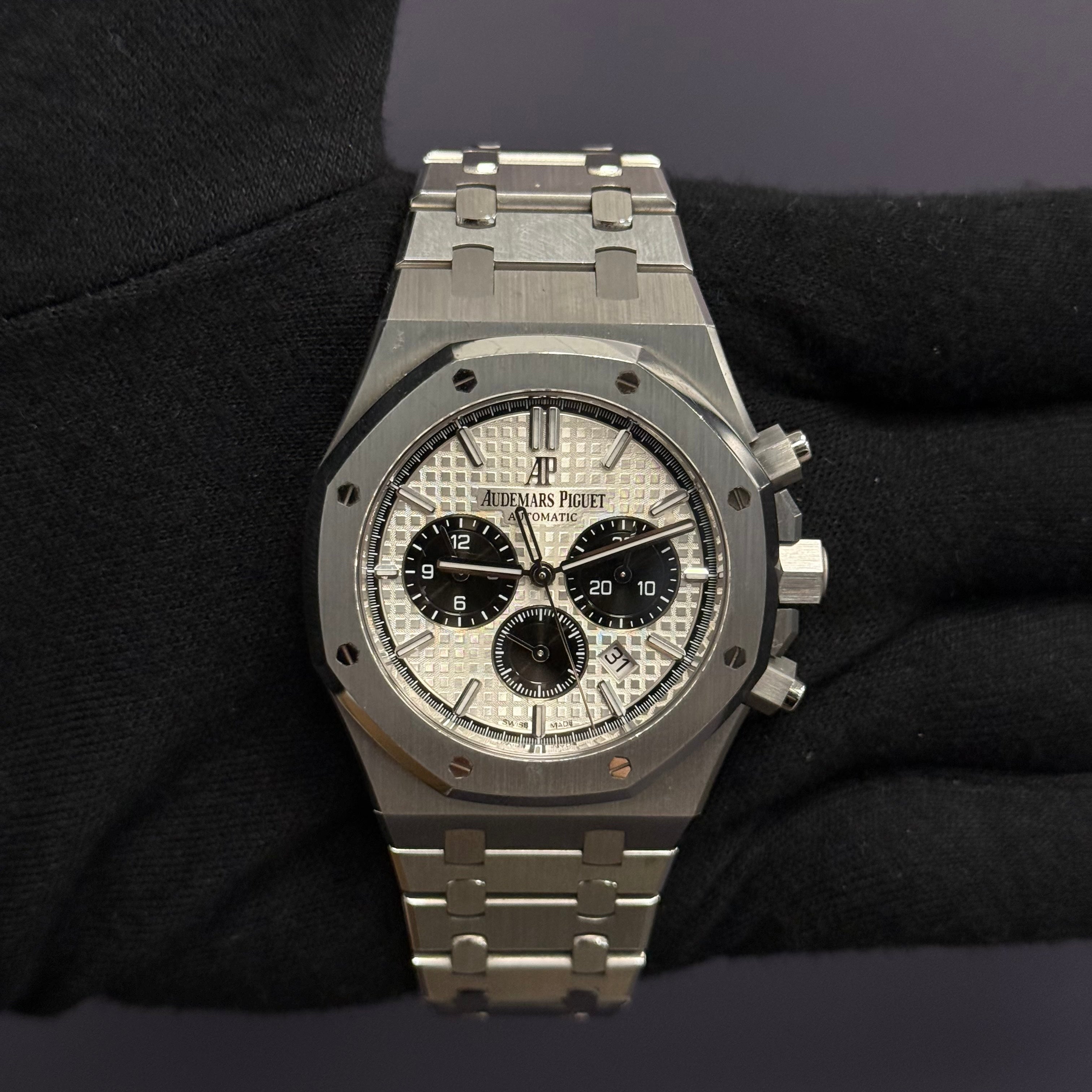 Audemars Piguet Royal Oak 41mm White Dial Watch Ref# 26331ST.OO.1220ST.03 - Happy Jewelers Fine Jewelry Lifetime Warranty