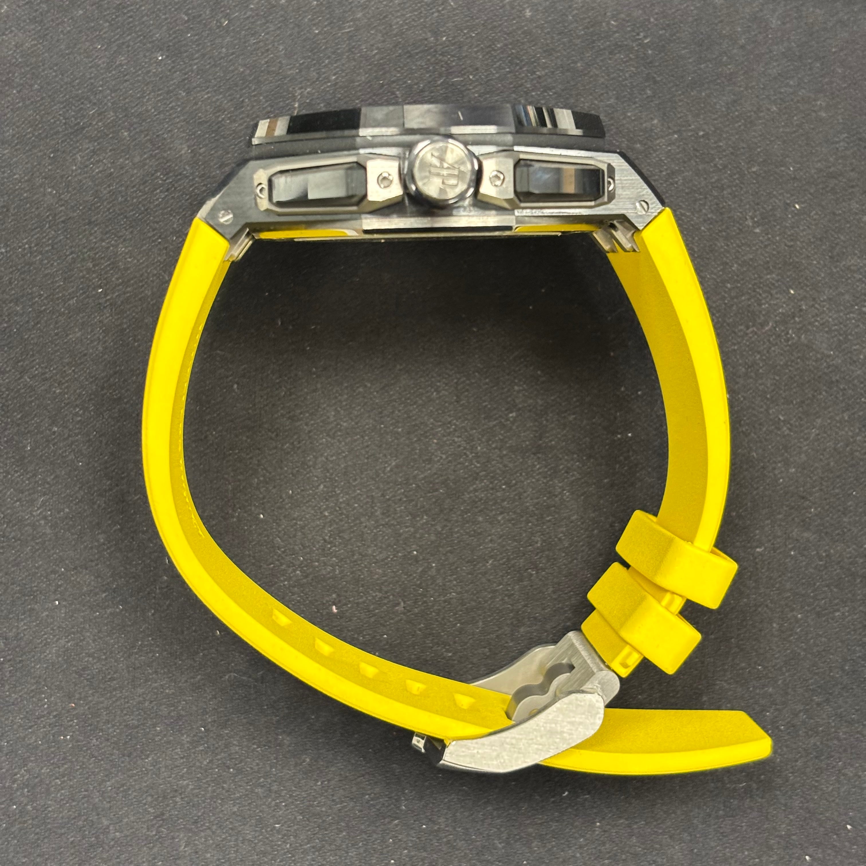 Audemars Piguet Royal Oak 43mm Black Dial Watch Ref# 26420CE.OO.A005VE.98 - Happy Jewelers Fine Jewelry Lifetime Warranty