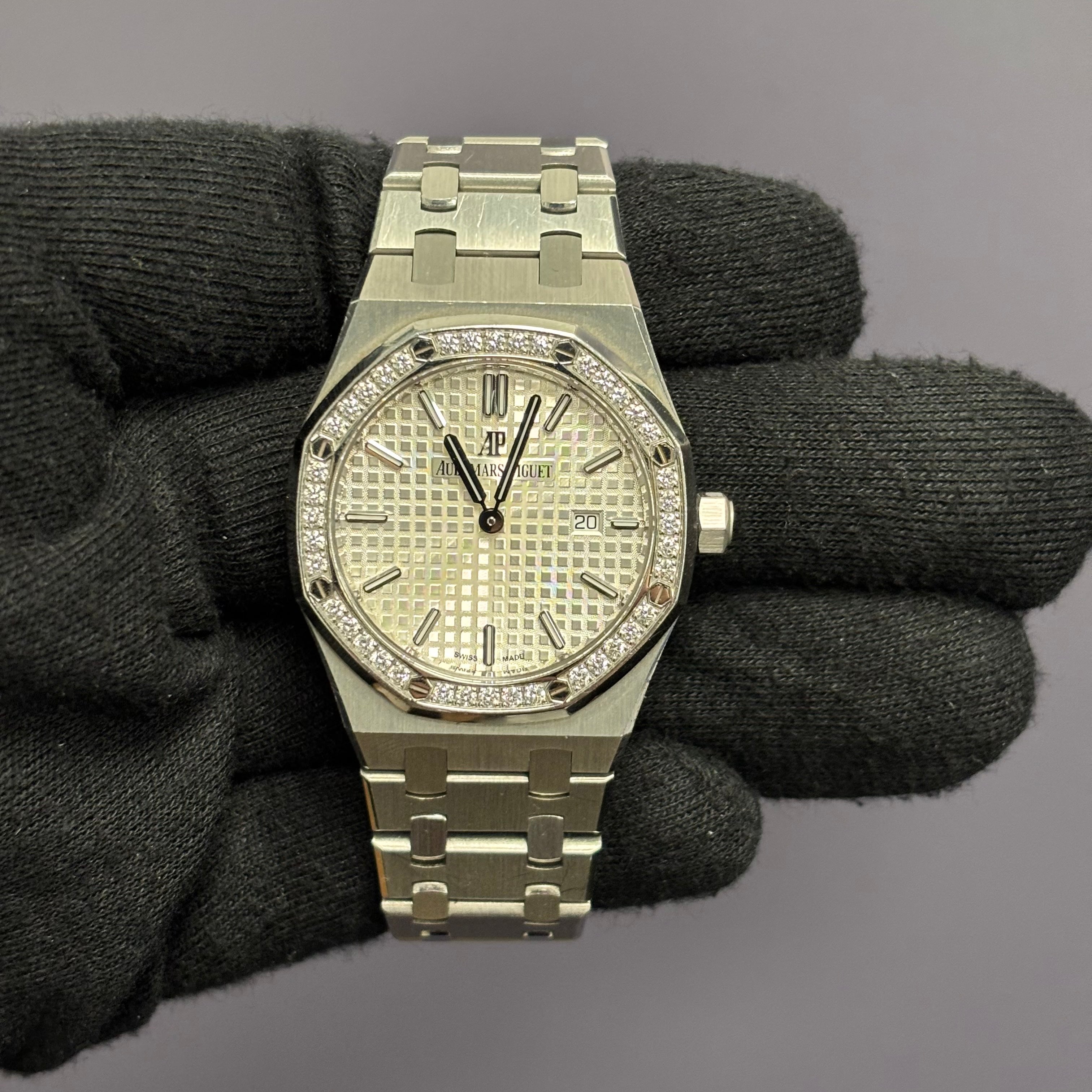 Audemars Piguet Royal Oak 33mm White Dial Ref# 67651ST.ZZ.1261ST.01 - Happy Jewelers Fine Jewelry Lifetime Warranty