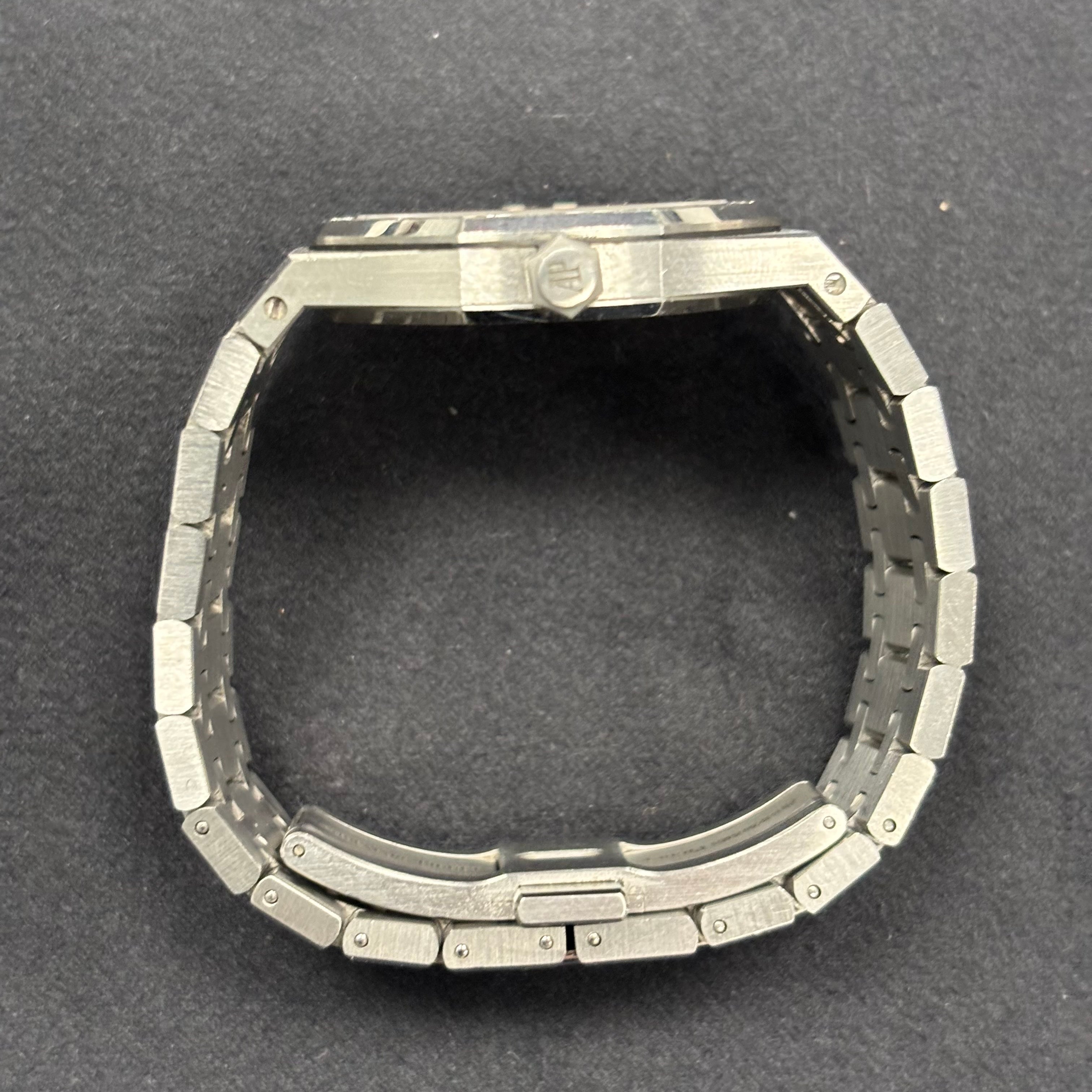 Audemars Piguet Royal Oak 33mm White Dial Ref# 67651ST.ZZ.1261ST.01 - Happy Jewelers Fine Jewelry Lifetime Warranty