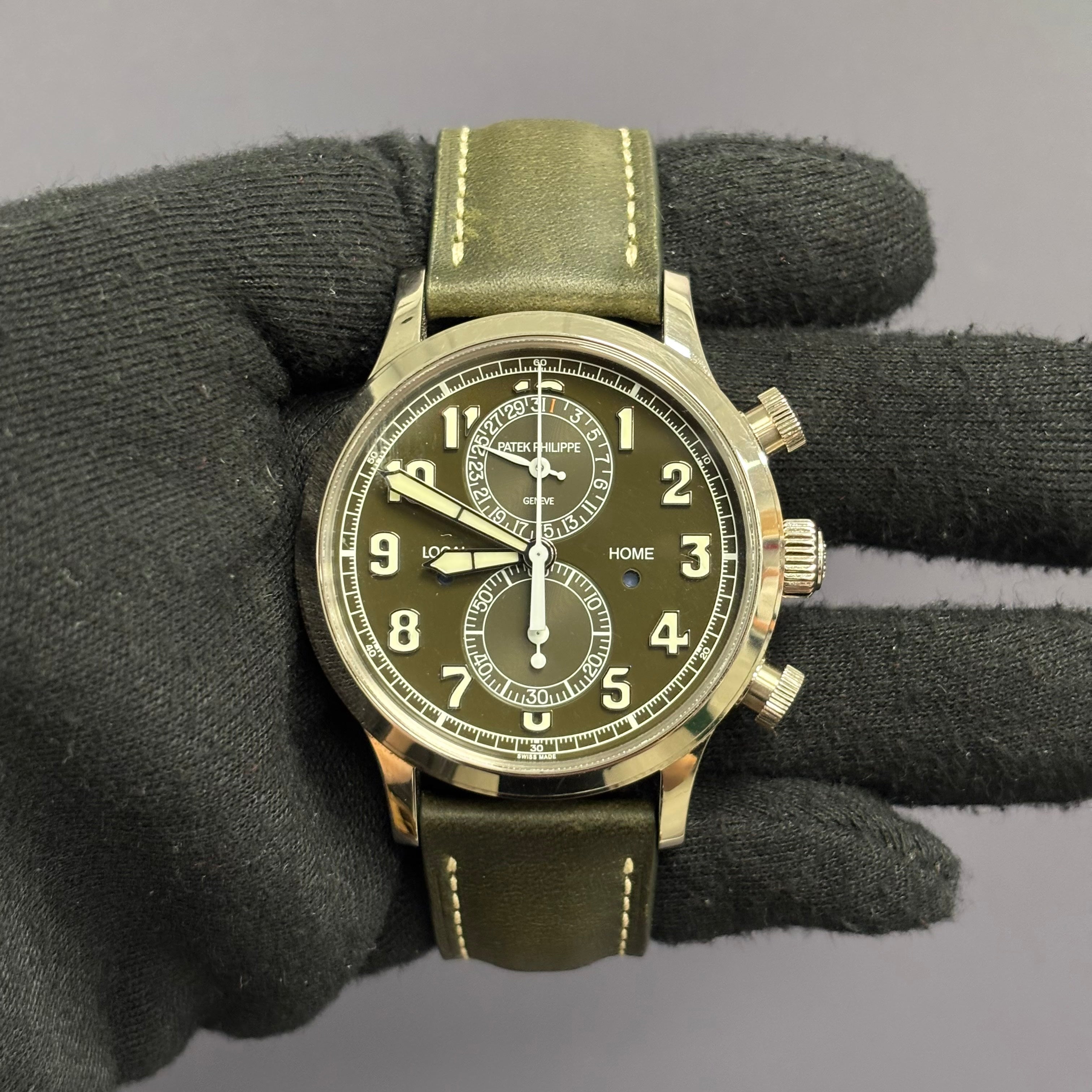 Patek Philippe Calatrava 42mm Green Dial Watch Ref# 5924G-010 - Happy Jewelers Fine Jewelry Lifetime Warranty