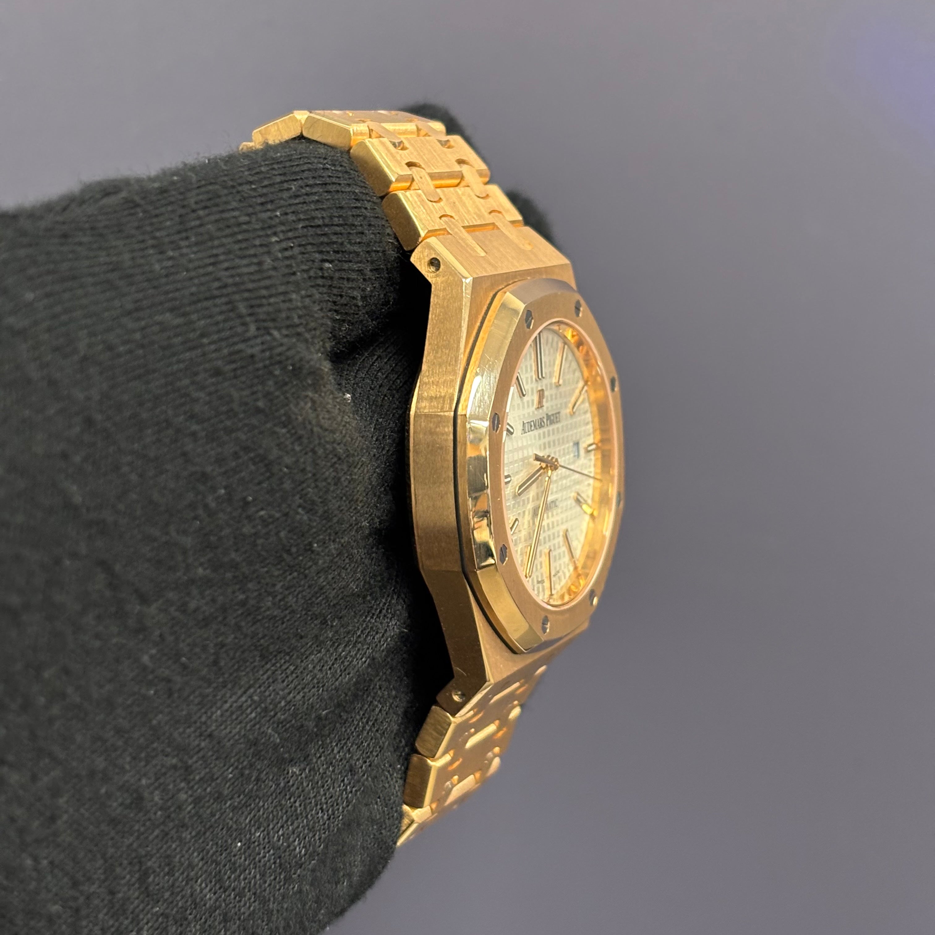 Audemars Piguet Royal Oak 41mm White Dial Watch Ref# 15400OR.OO.1220OR.02 - Happy Jewelers Fine Jewelry Lifetime Warranty